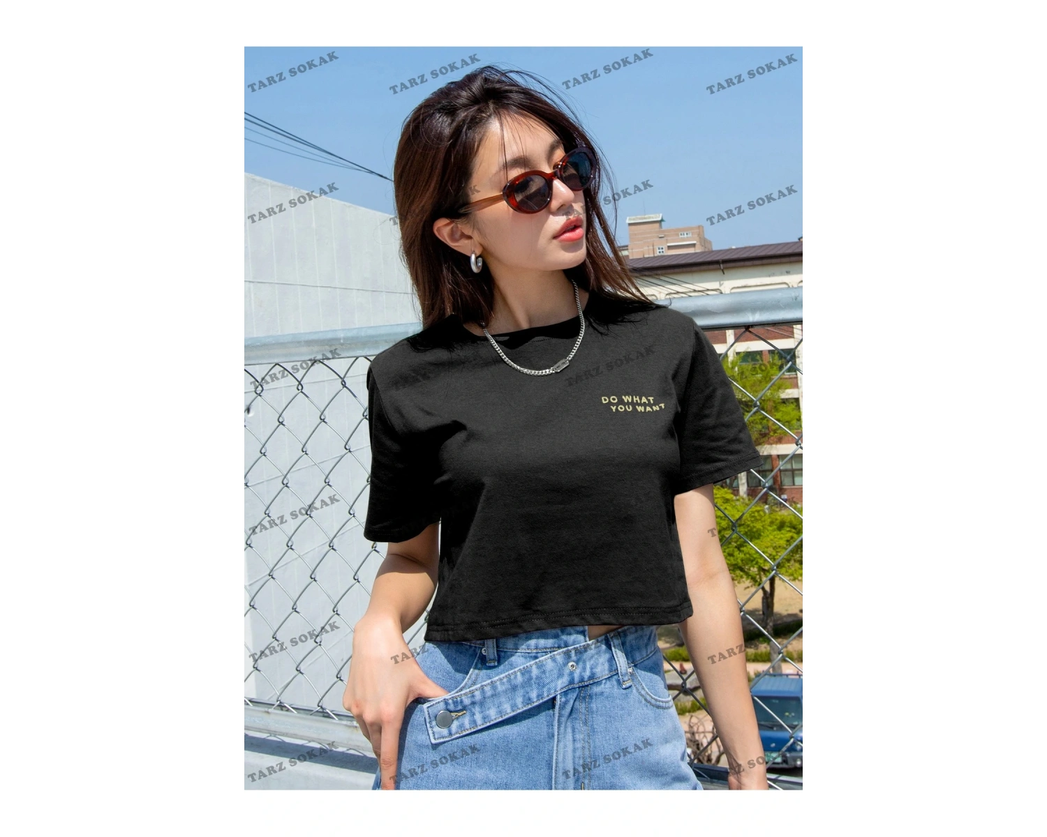 Crop CKOD-232913 DAZY Letter Grafikli Kısa