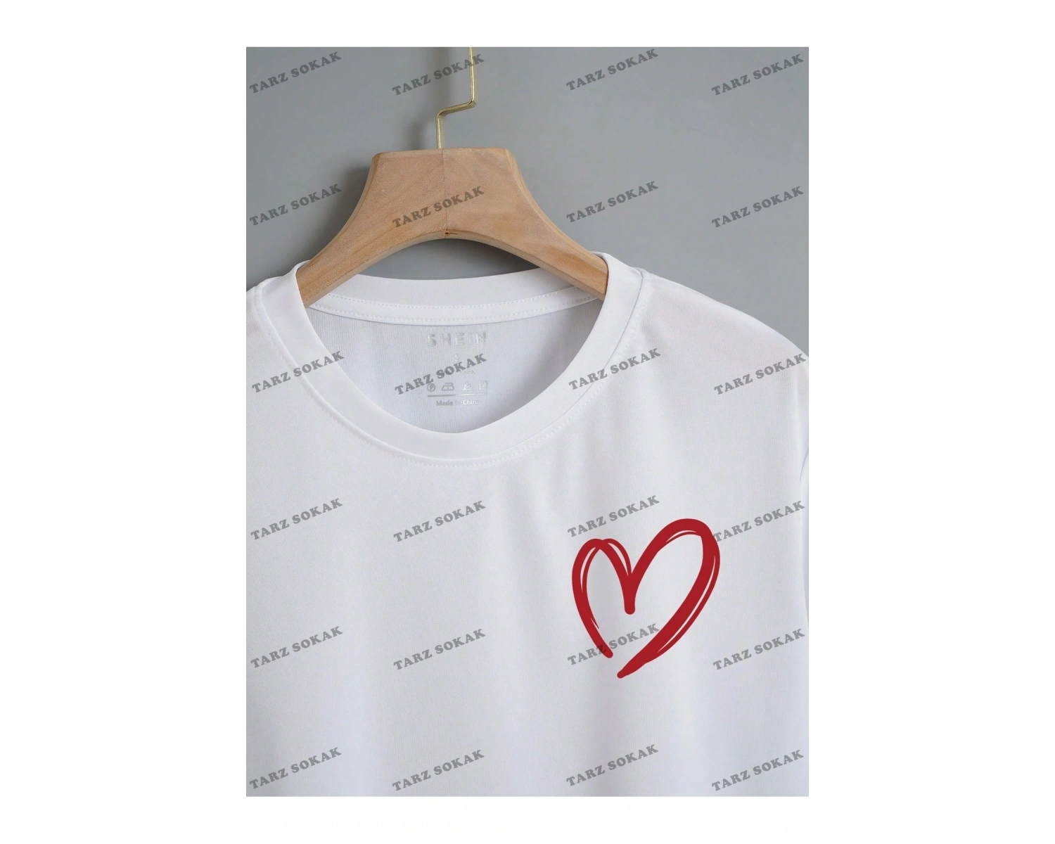 Crop CKOD-232913 Kalp Desenli Kısa