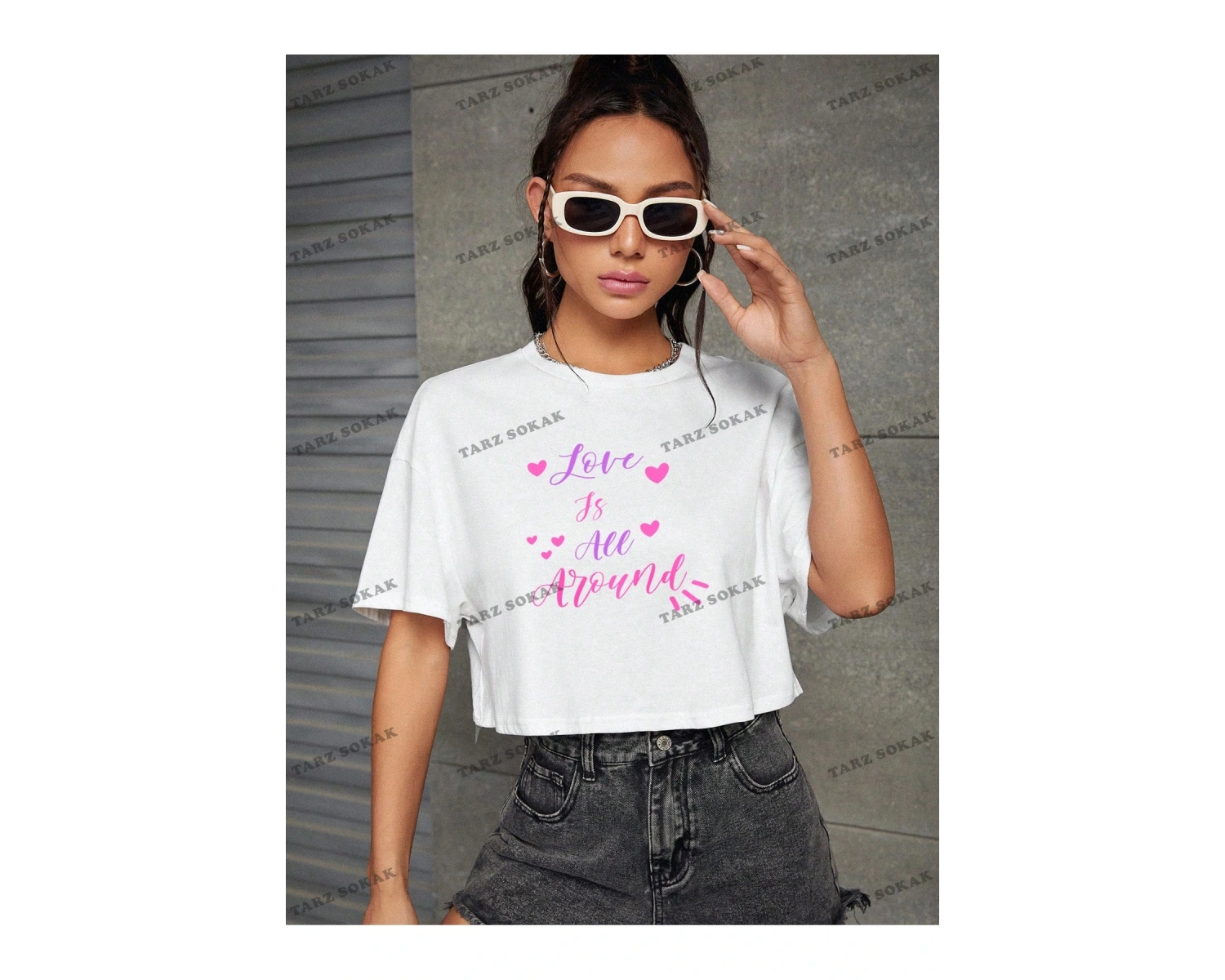 Crop CKOD-232913 Lucky series 1 Kalpli ve Sloganlı Grafikli Düşük Omuzlu Kısa