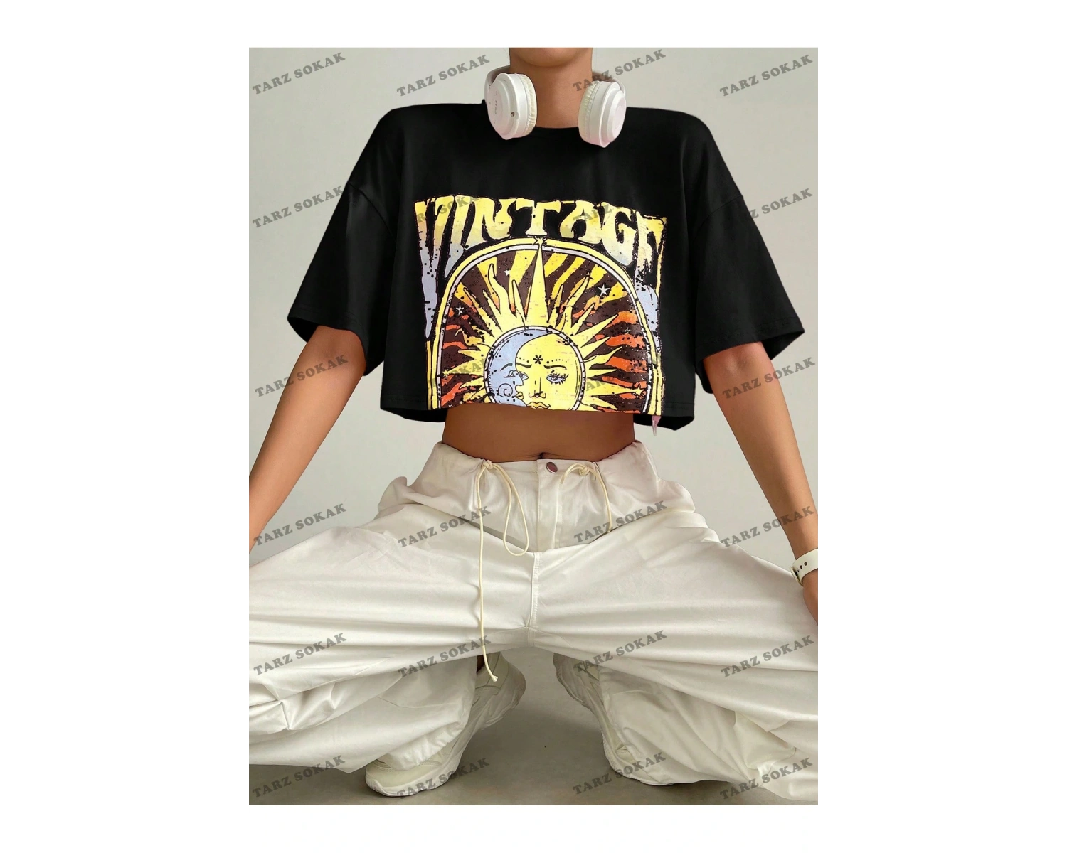 Crop CKOD-232913 Sun & Letter Grafikli Düşük Omuz Kısa