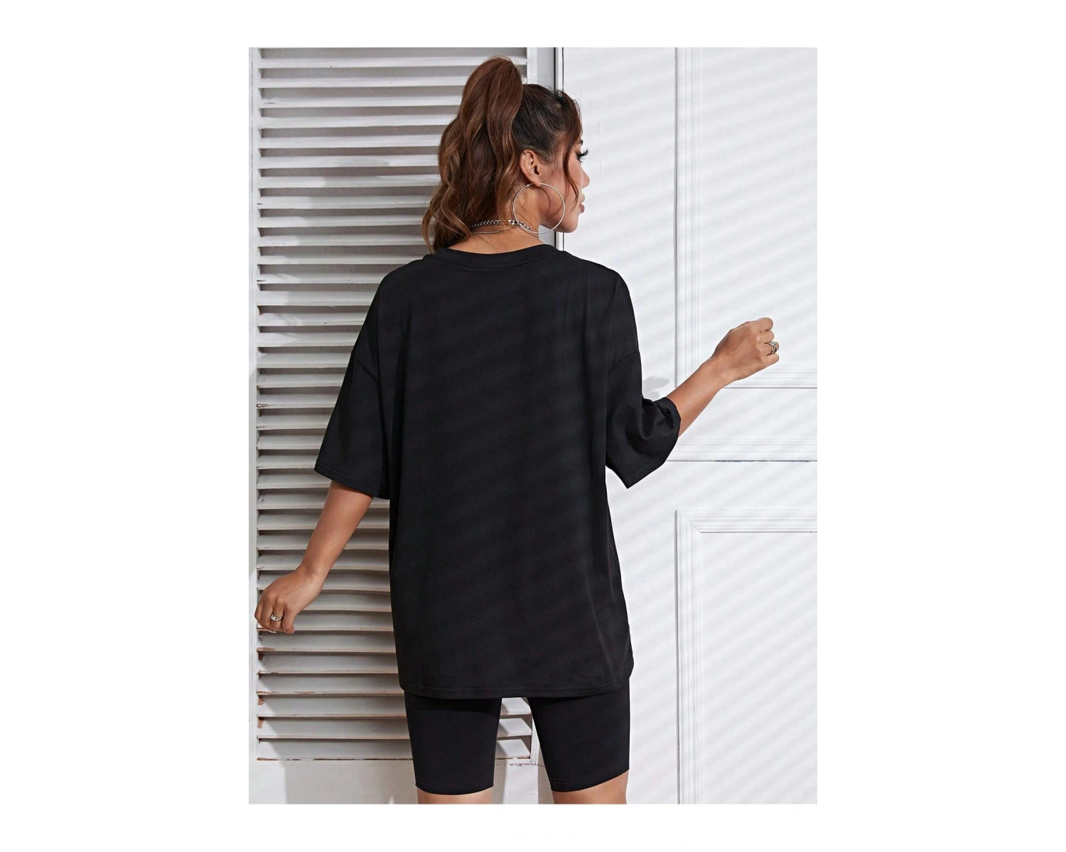 Dağ ve Harf Grafikli Düşük Omuz Tişört