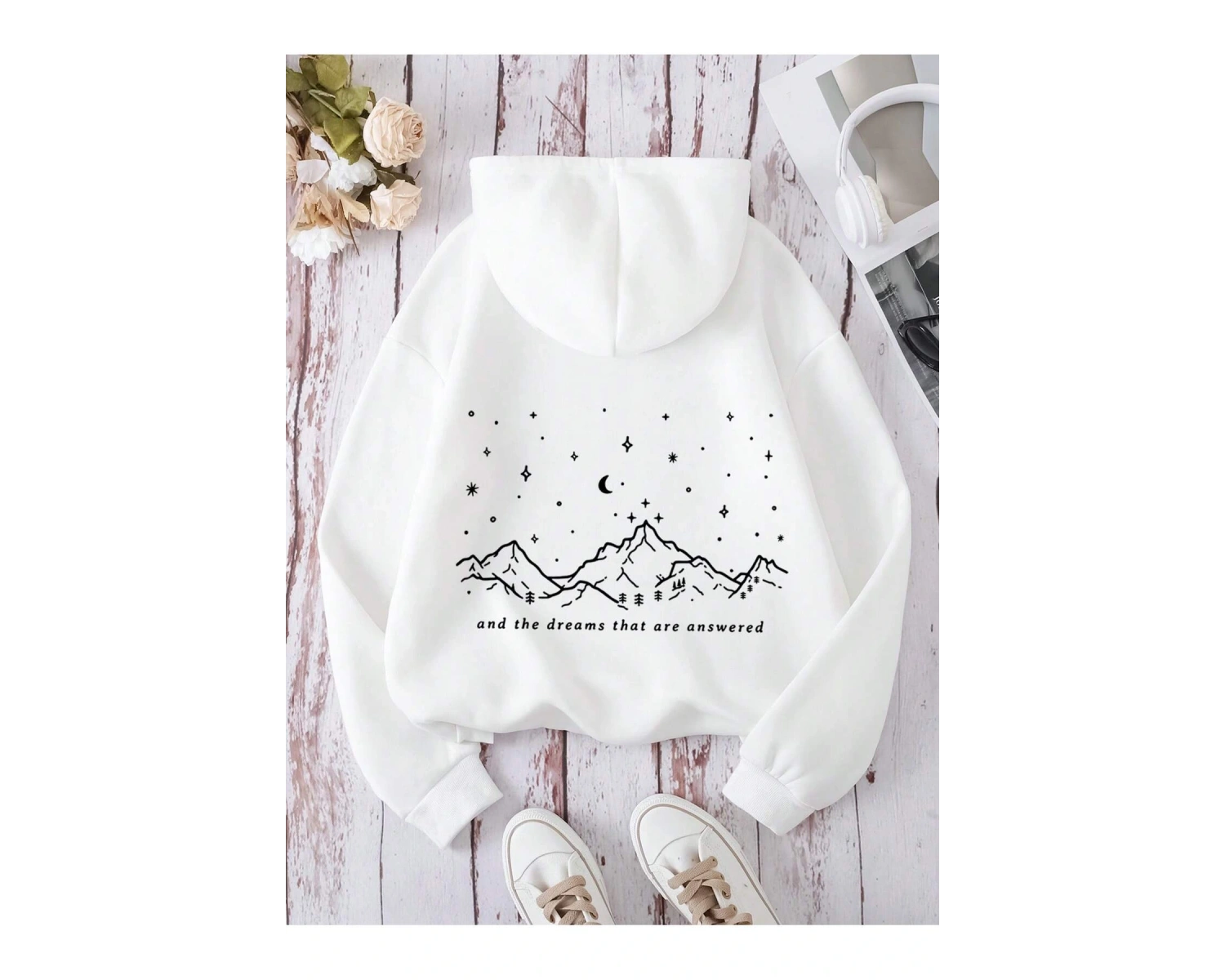 Dağ ve Slogan Grafikli Kanguru Cepli İpli Kapüşonlu Üst Beyaz