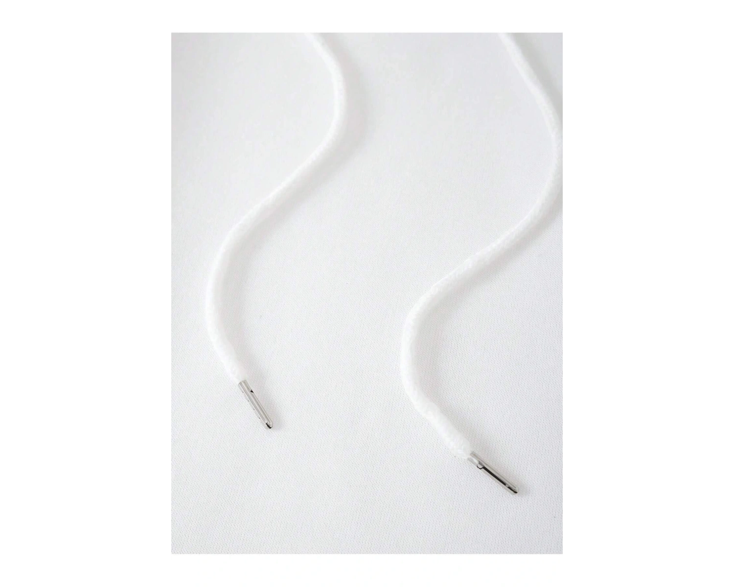 Dağ ve Slogan Grafikli Kanguru Cepli İpli Kapüşonlu Üst Beyaz