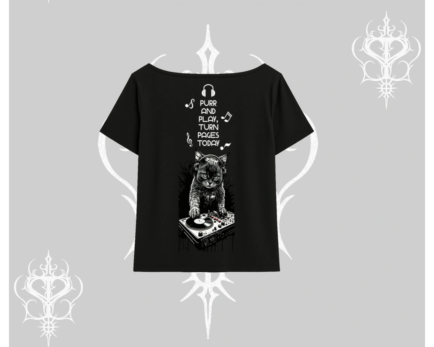 DJ Kedi Baskılı Müzik Temalı Kayık Yaka Tshirt