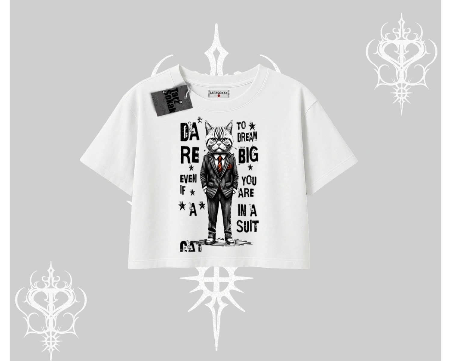 Dream Big Yazılı Takım Elbiseli Kedi Baskılı Oversize Crop Tshirt