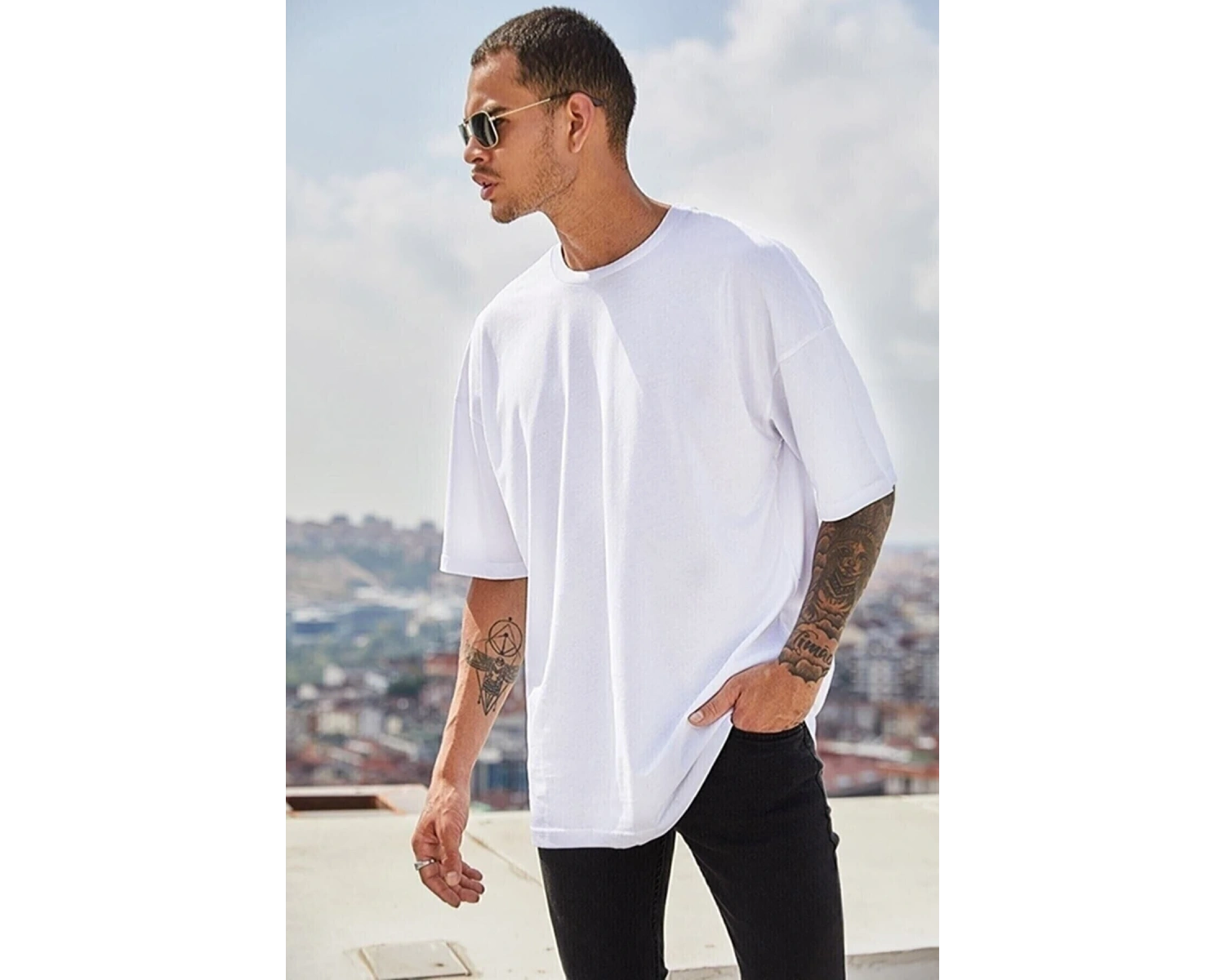 Erkek Beyaz Regular Fit Kısa Kollu Bol Kesim Pamuklu Bisiklet