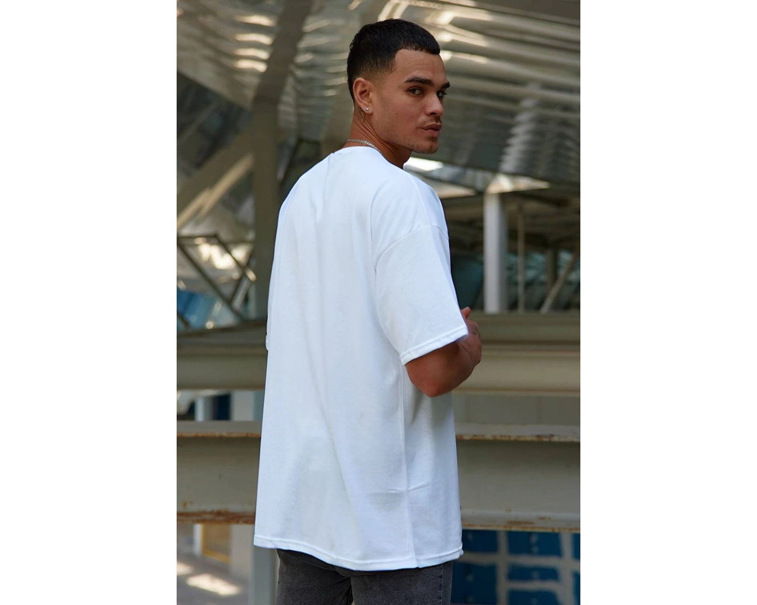 Erkek Beyaz Regular Fit Kısa Kollu Bol Kesim Pamuklu Bisiklet