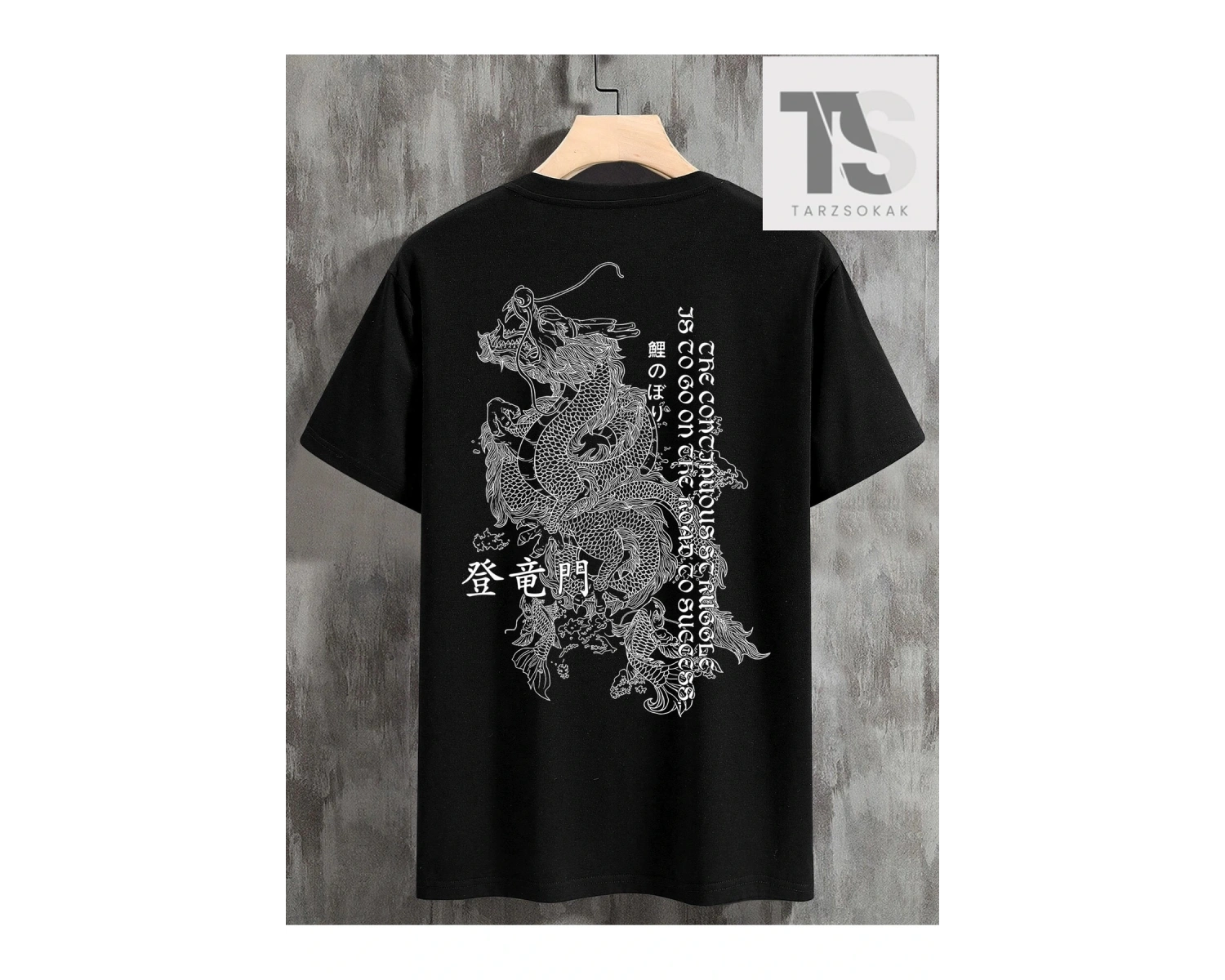 Erkek Ejderha ve Slogan Grafikli Düşük Omuz Tişörtü