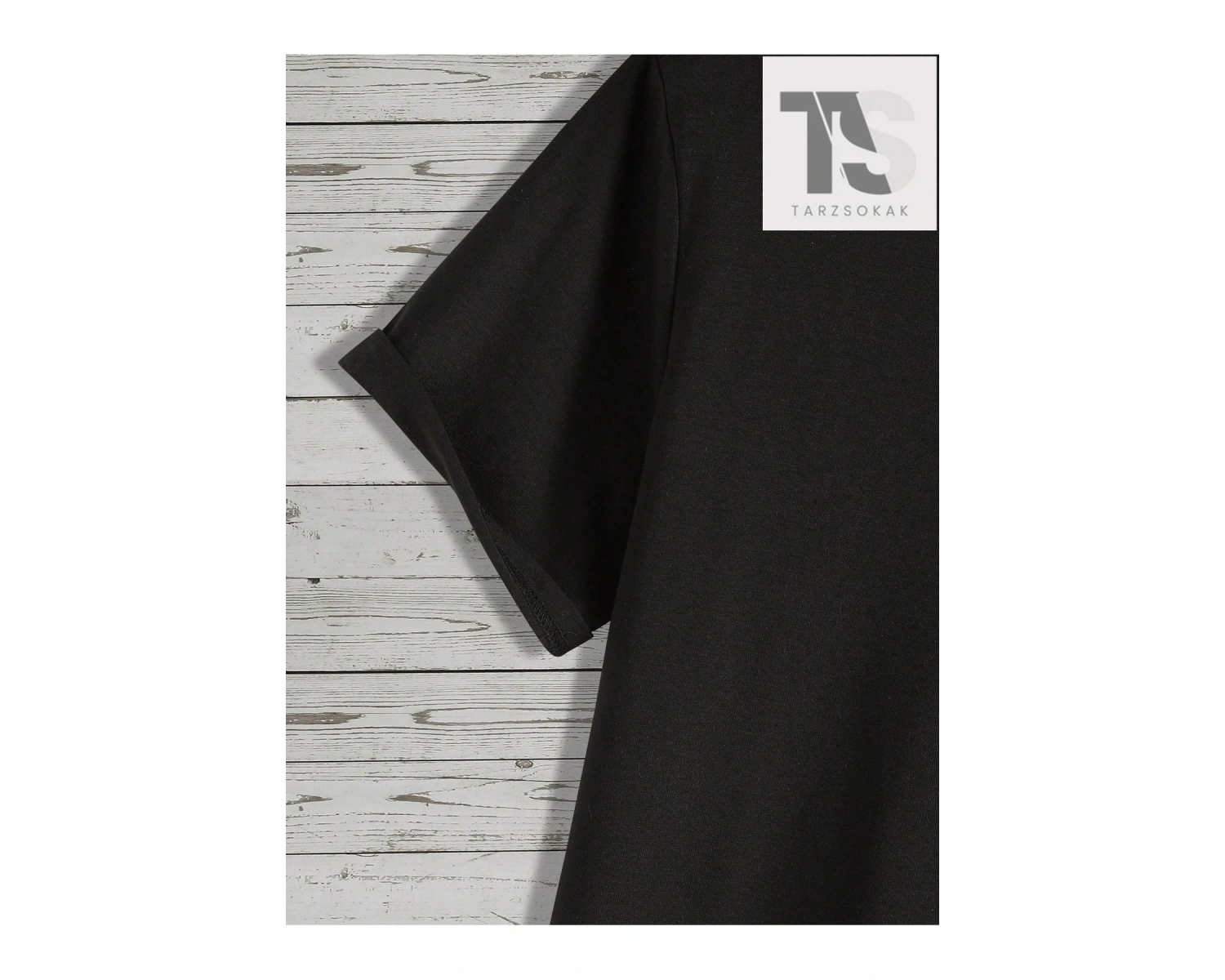 Erkek Gül Desenli Yuvarlak Yaka Kısa Kollu Tişört