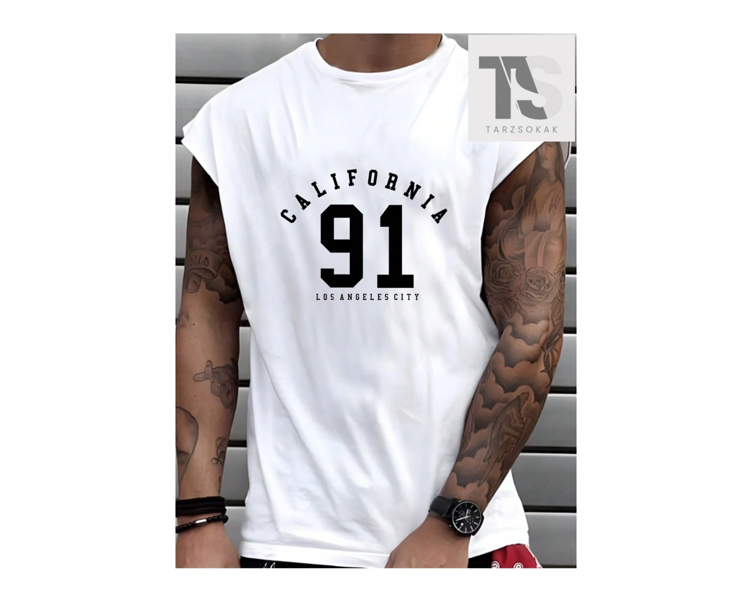 Erkek Kafatası ve Çiçek Desenli Kısa Kollu Tişört