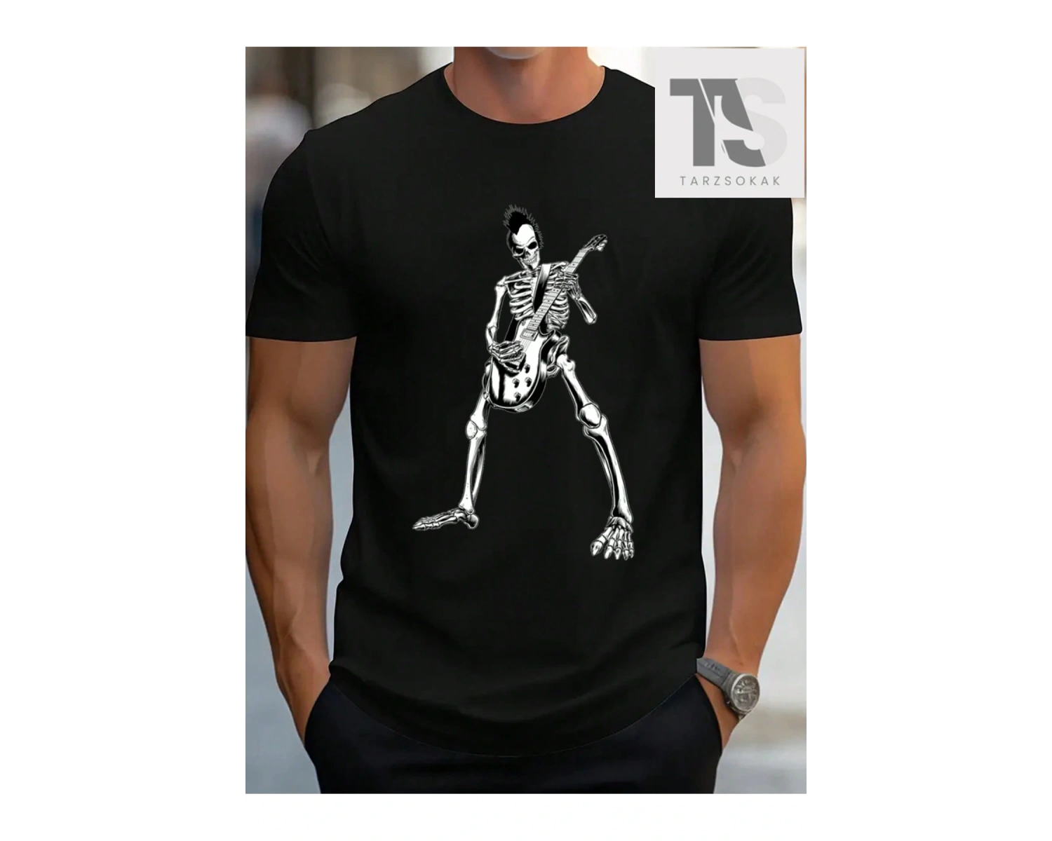 Erkek Kafatası ve Harf Desenli Baskılı Tişört