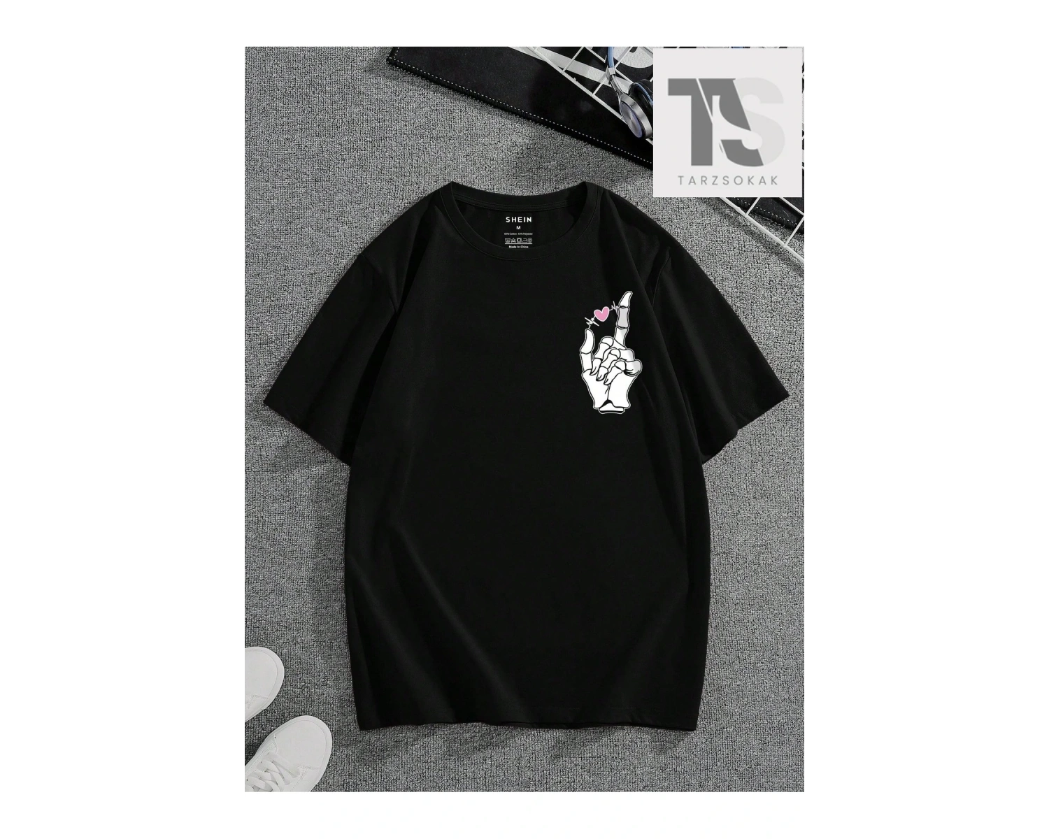 Erkek Karakter ve Harf Baskılı Tişört