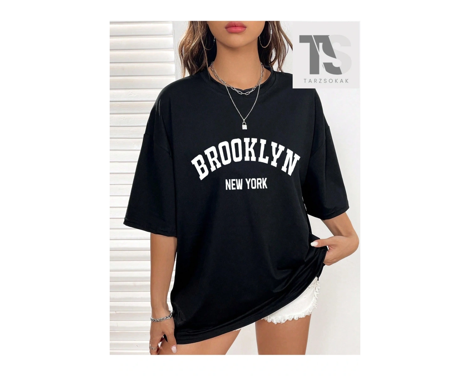 Essnce Harfli Grafik Düşük Omuz Tişört