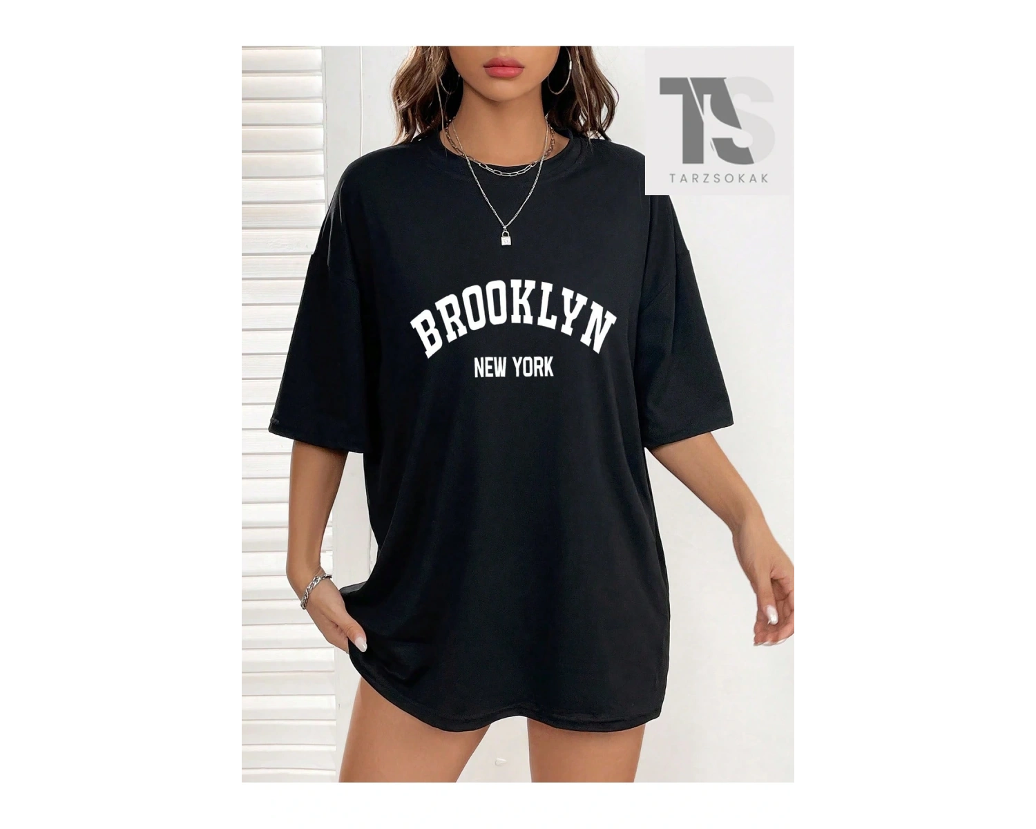 Essnce Harfli Grafik Düşük Omuz Tişört