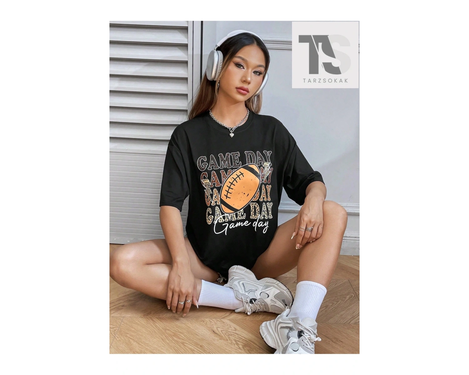 Essnce Kadın Çiçek & Harf Baskılı Yuvarlak Yaka Kısa Kollu Tişört