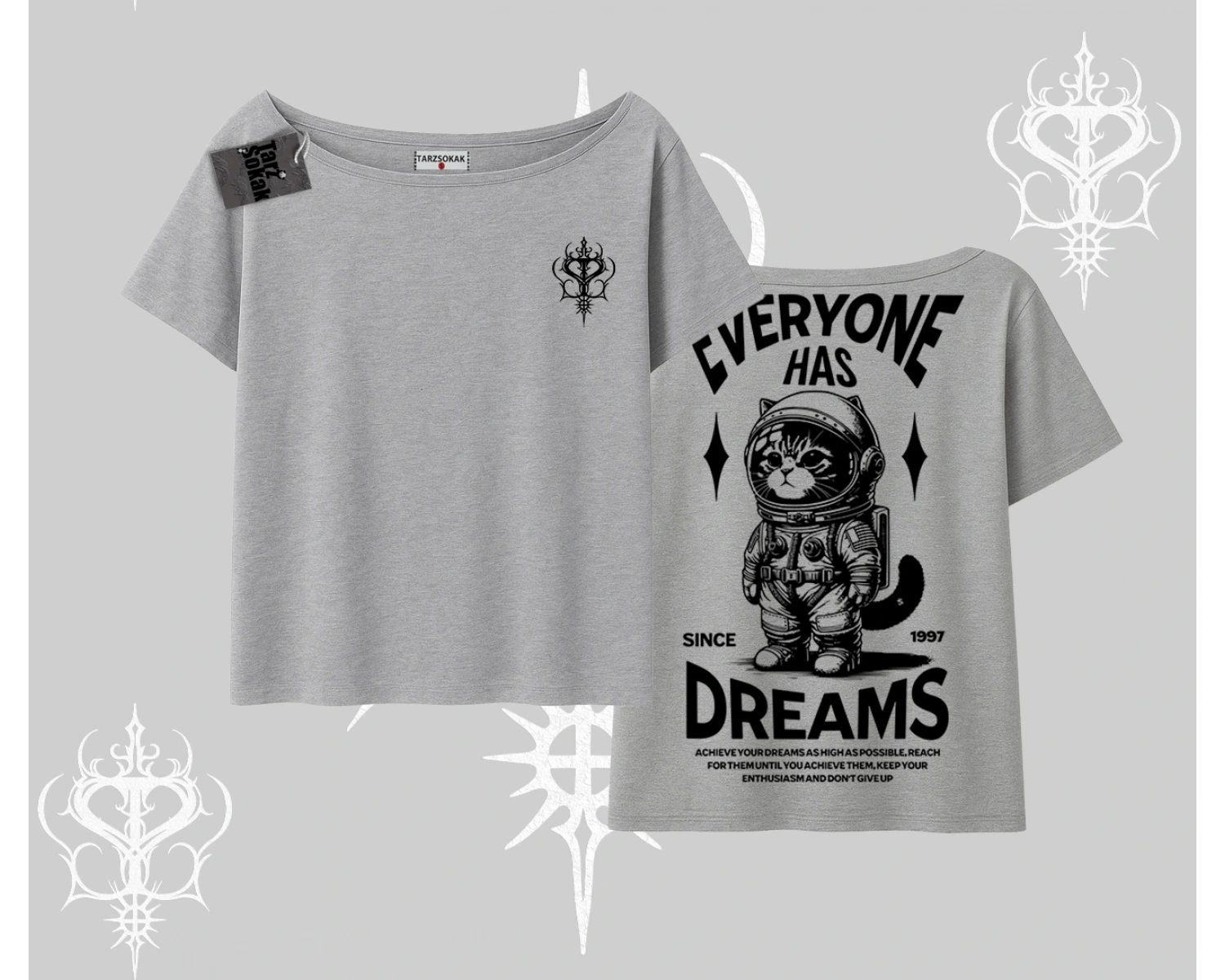 Everyone Has Dreams Yazılı Astronot Kedi Arka Baskılı Kayık Yaka Tshirt