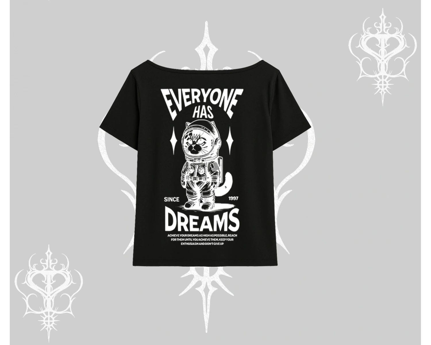 Everyone Has Dreams Yazılı Astronot Kedi Arka Baskılı Kayık Yaka Tshirt