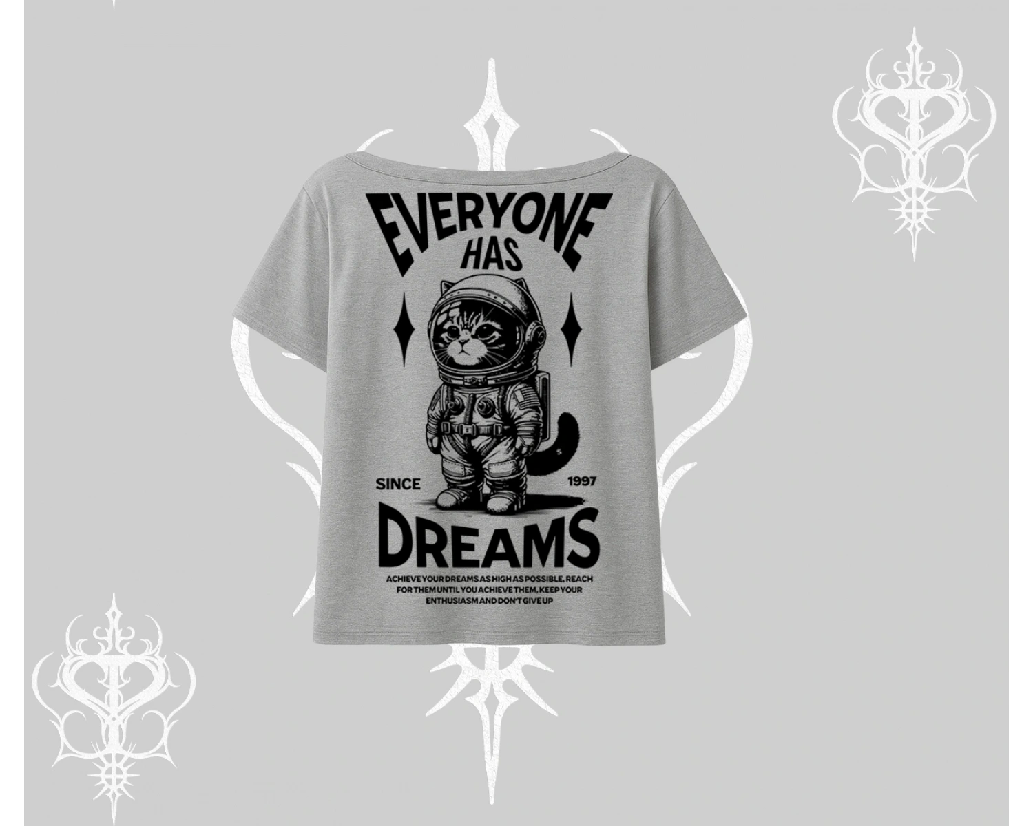 Everyone Has Dreams Yazılı Astronot Kedi Arka Baskılı Kayık Yaka Tshirt