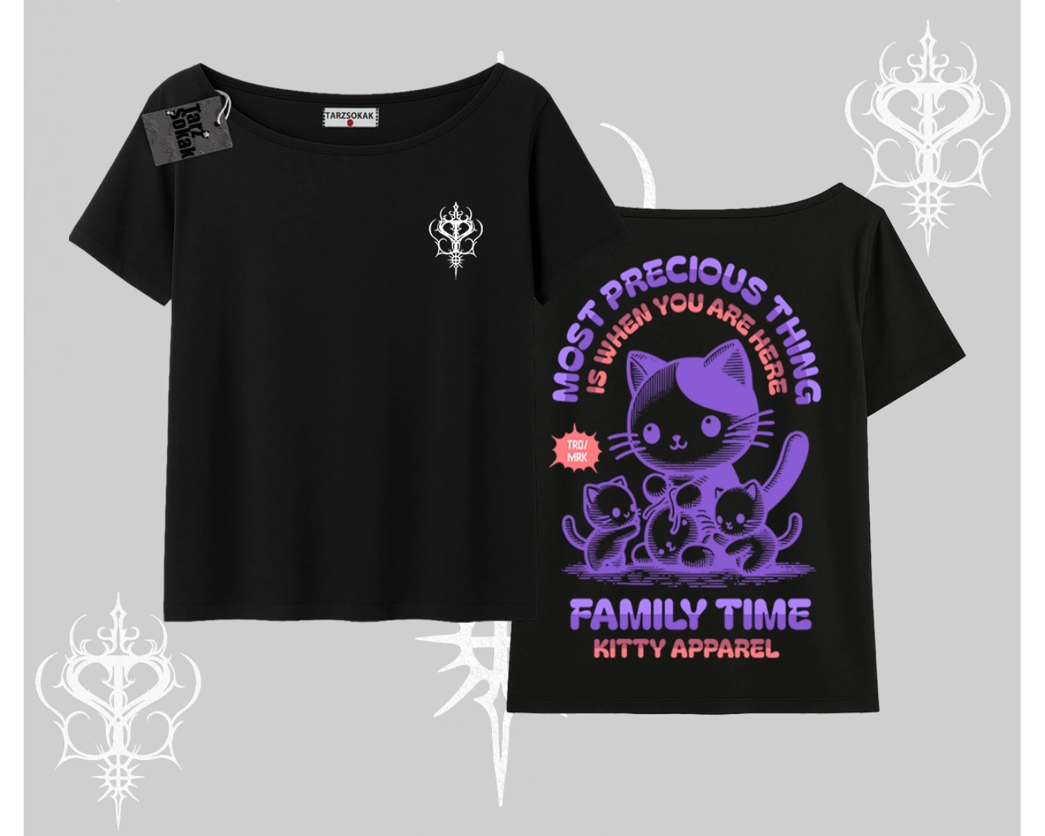 Family Time Yazılı Sevimli Anne Kedi Arka Baskılı Kayık Yaka Tshirt