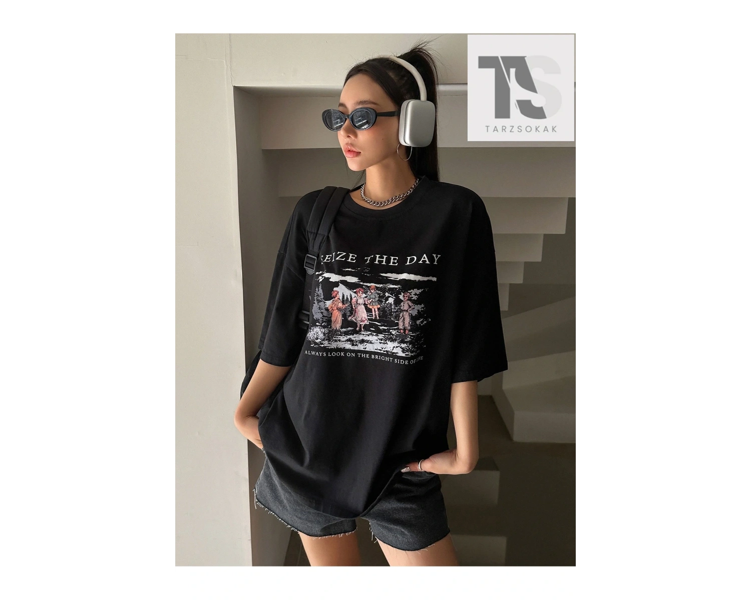 Figür & Slogan Grafikli Düşük Omuzlu Tişört