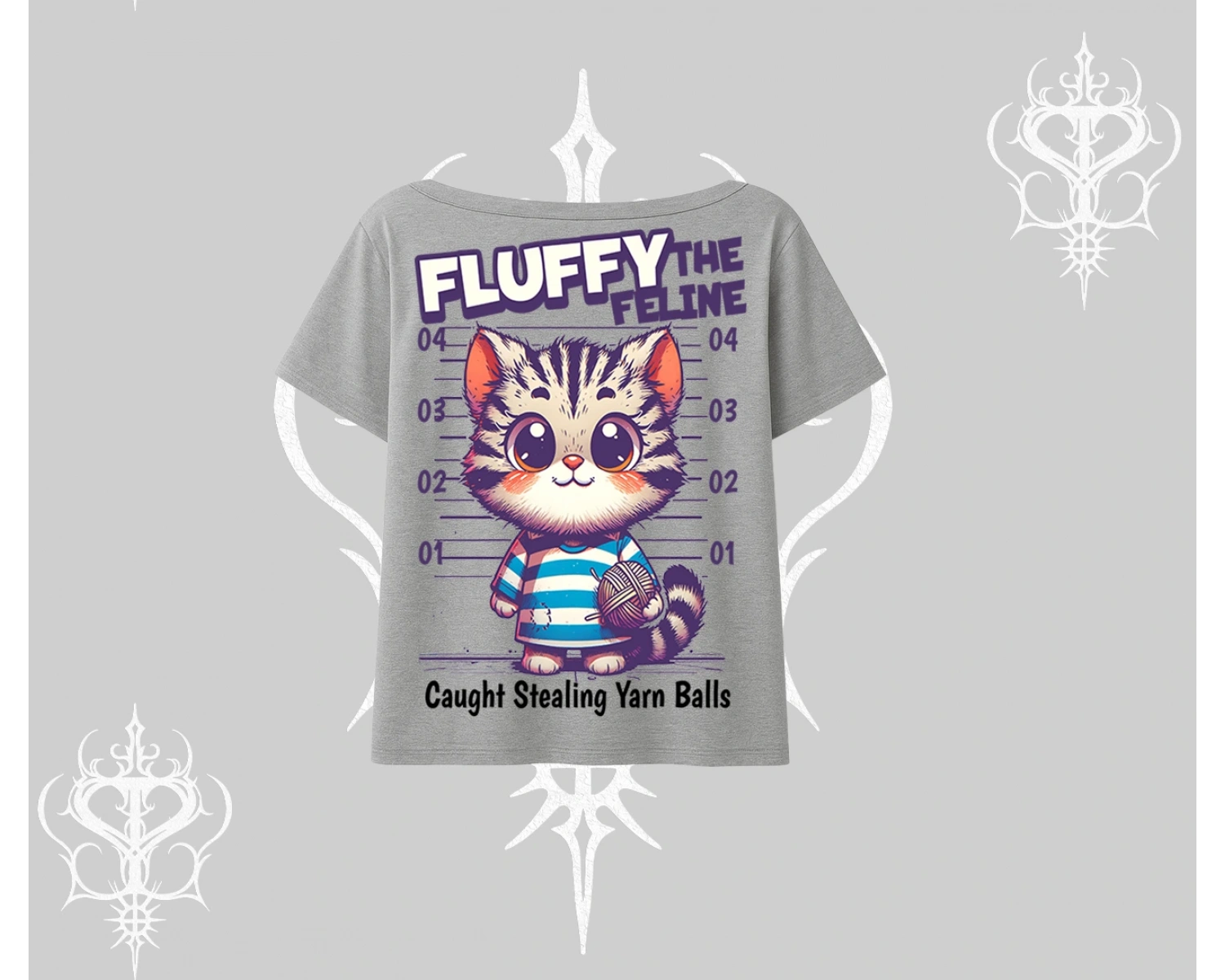 Fluffy The Feline Yazılı Sevimli Kedi Arka Baskılı Kayık Yaka Tshirt