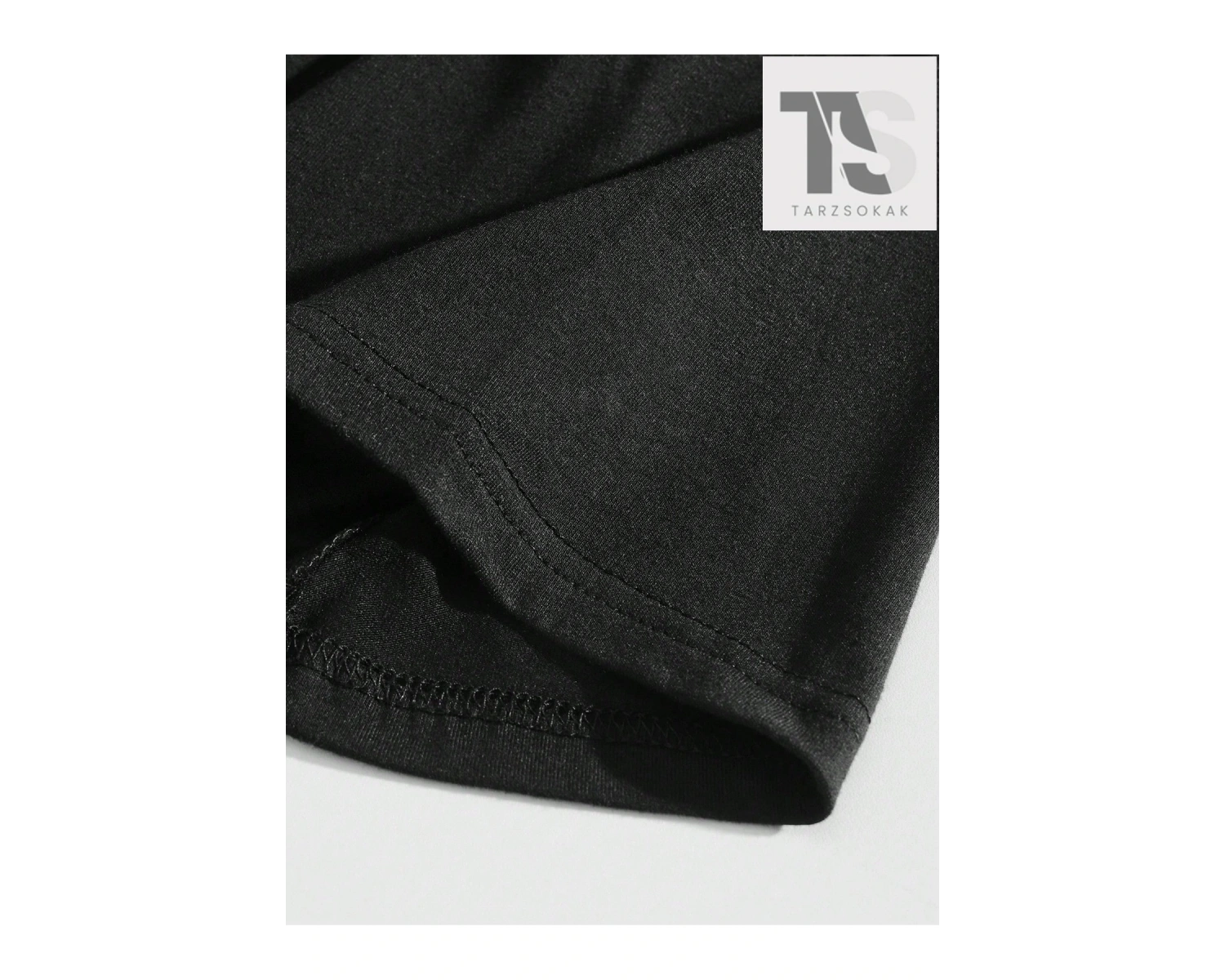 Goth Erkek Göz Kafatası ve Harf Grafikli Tişört