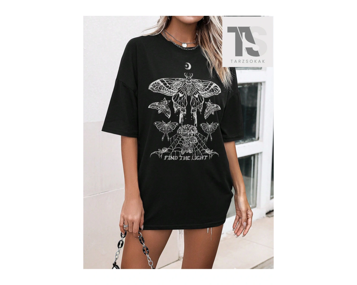 Goth Harfli Grafik Düşük Omuzlu Tişört