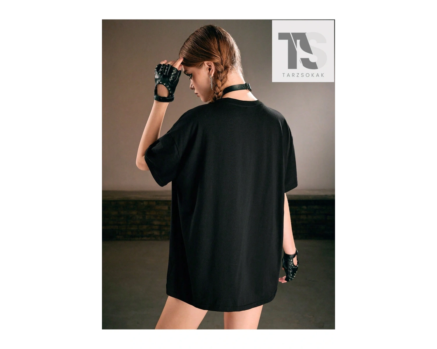 Goth Kelebek ve Kafatası Grafikli Tişört