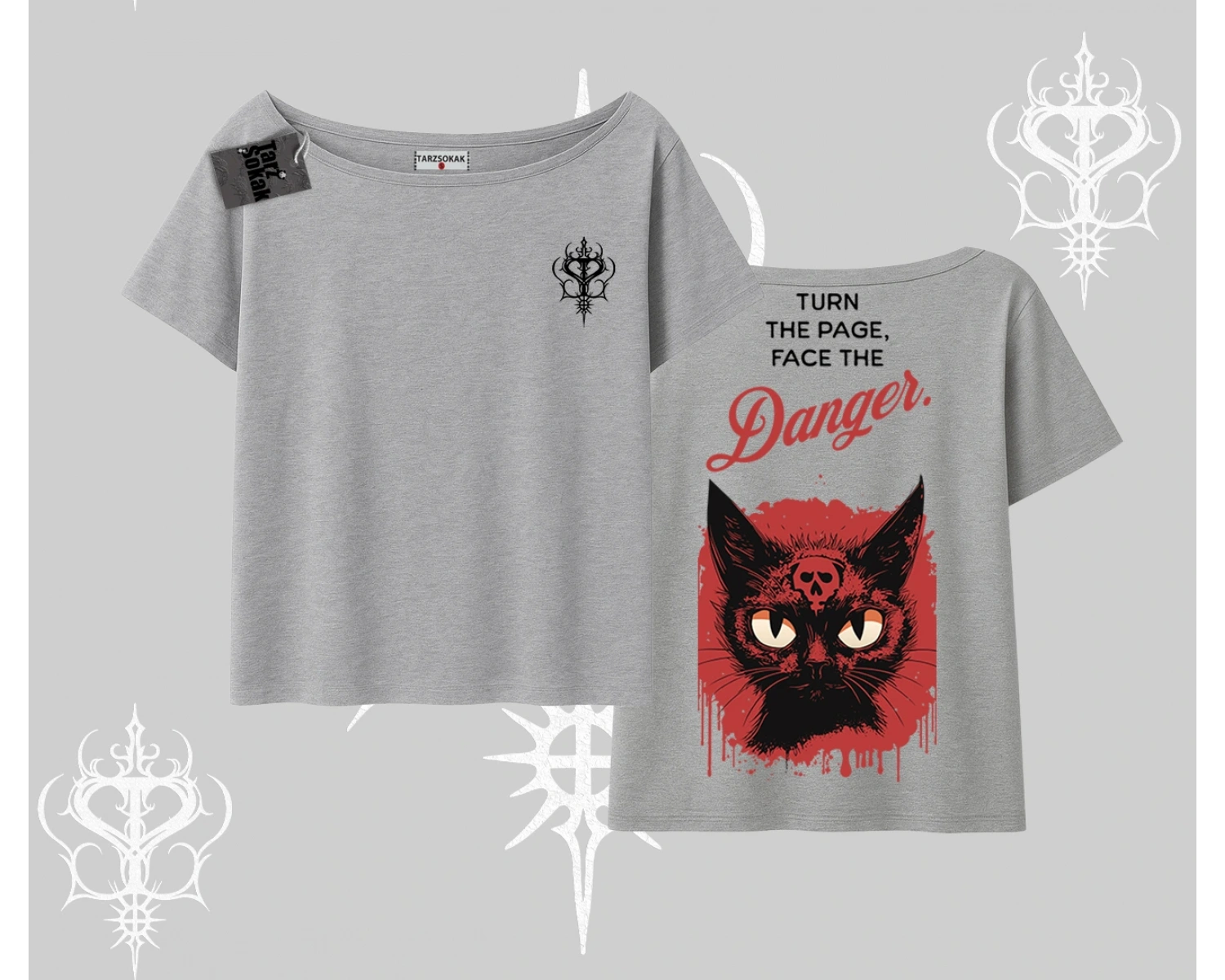 Gotik Kedi Arka Baskılı Kayık Yaka Tshirt