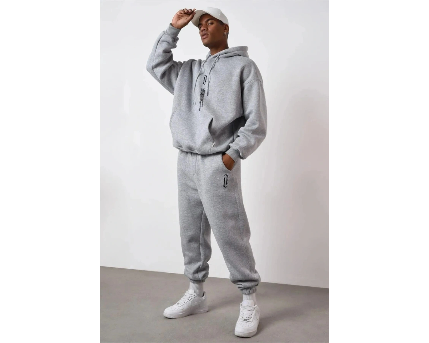 Gri Dikeyy Dijital Baskılı Kışlık UNİSEX Eşofman Takımı