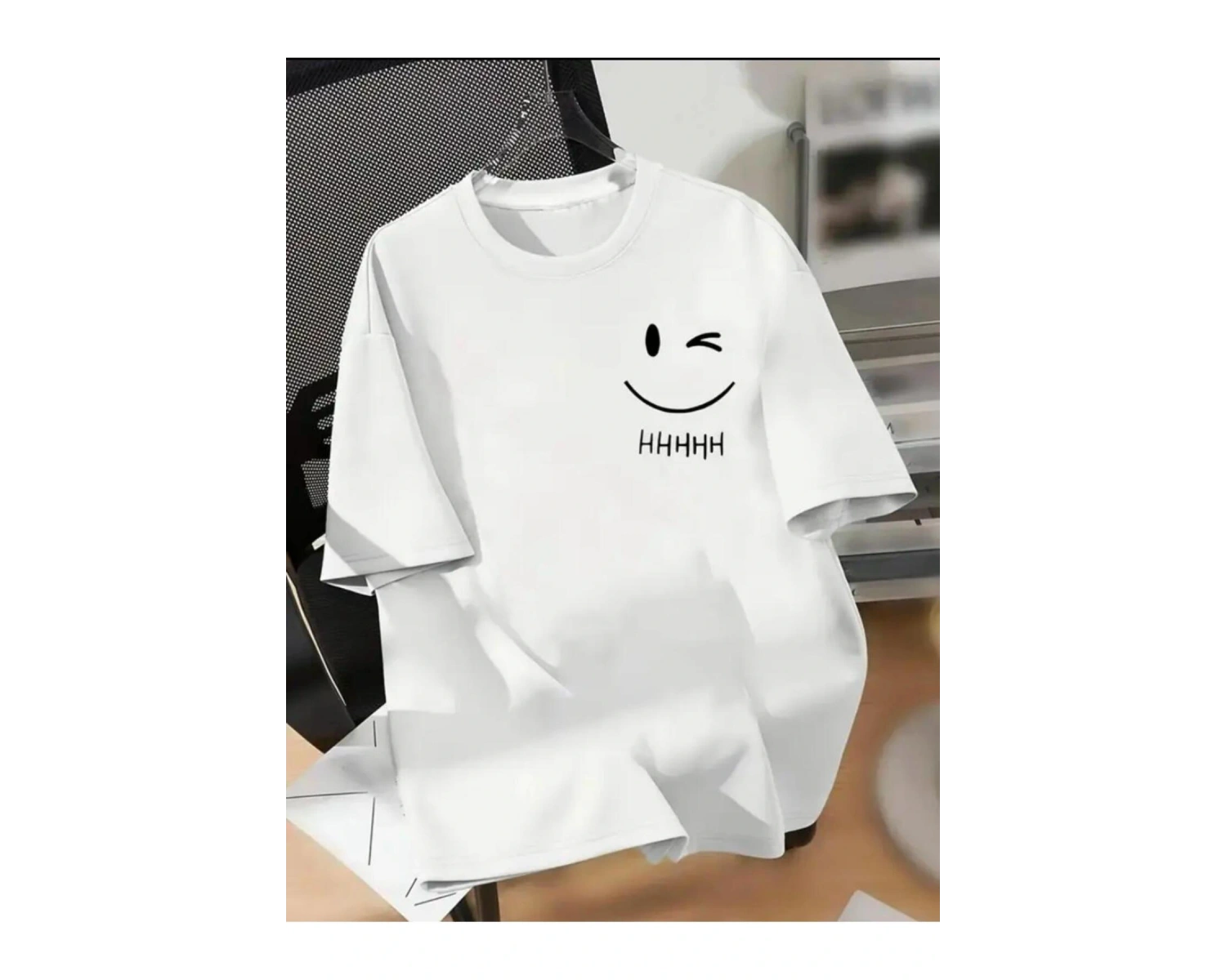 Gülen Emoji Baskılı Basic