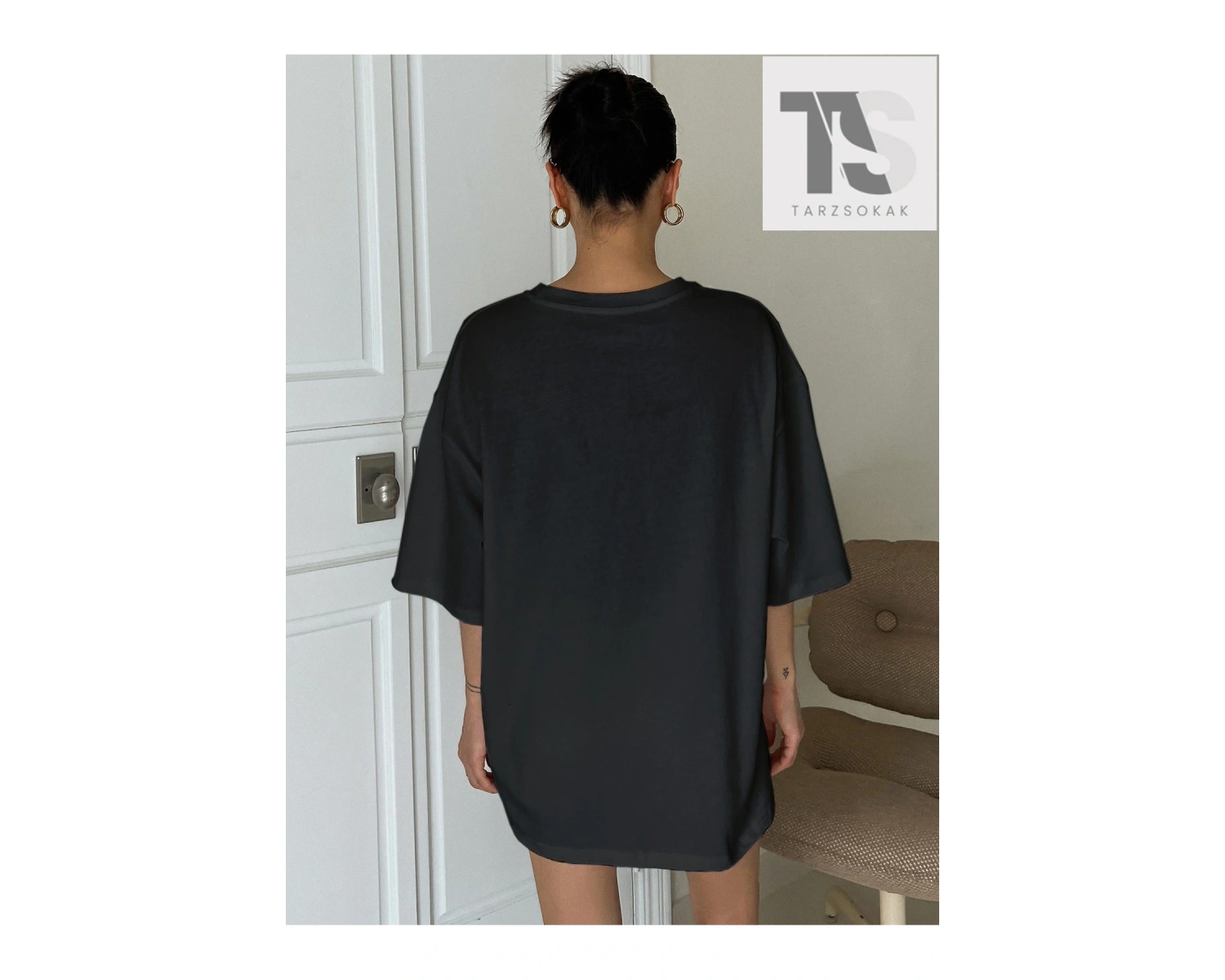 Harf Desenli Damla Omuz Tişört