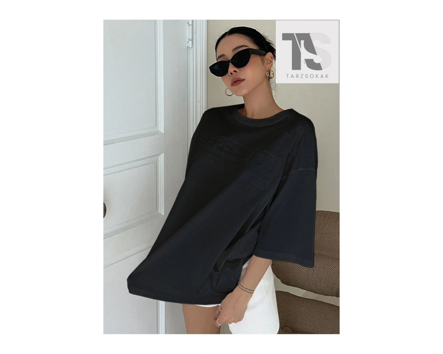 Harf Desenli Damla Omuz Tişört