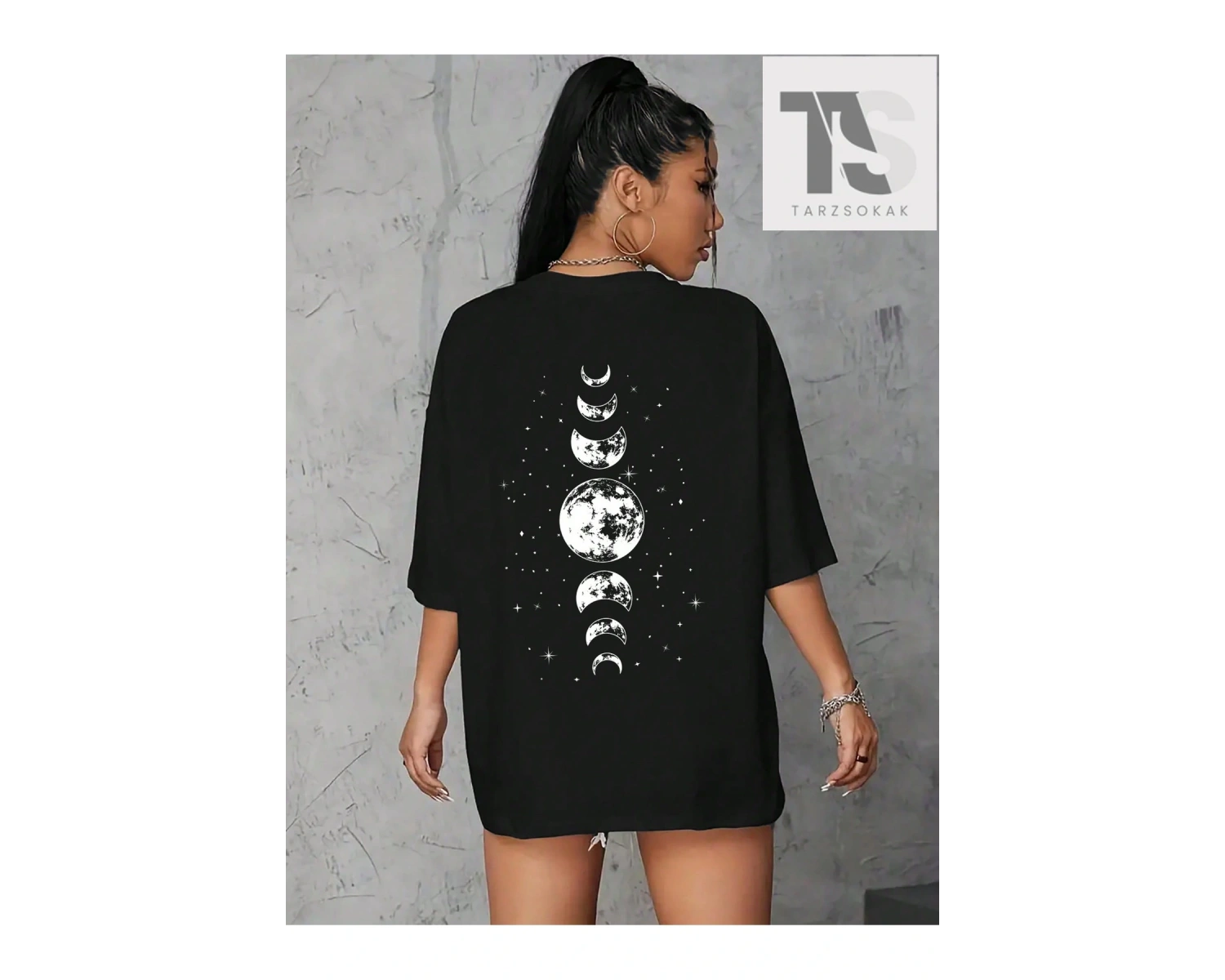 Harf Grafikli Düşük Omuzlu Longline Tişört