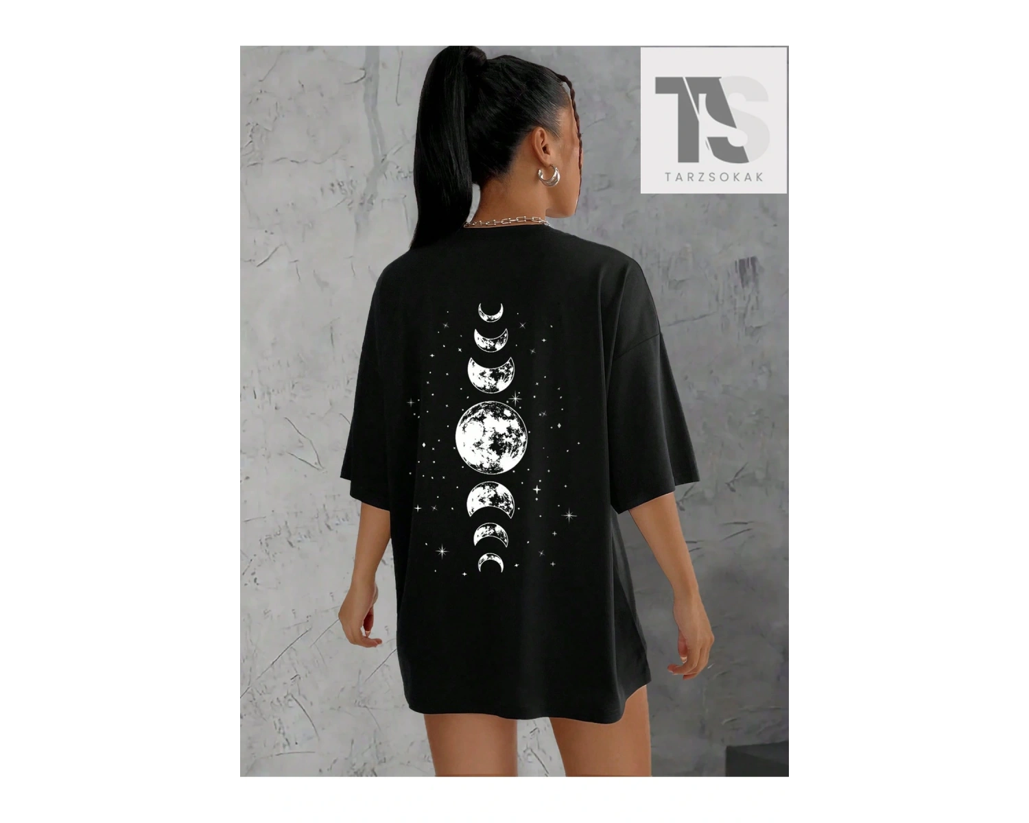 Harf Grafikli Düşük Omuzlu Longline Tişört