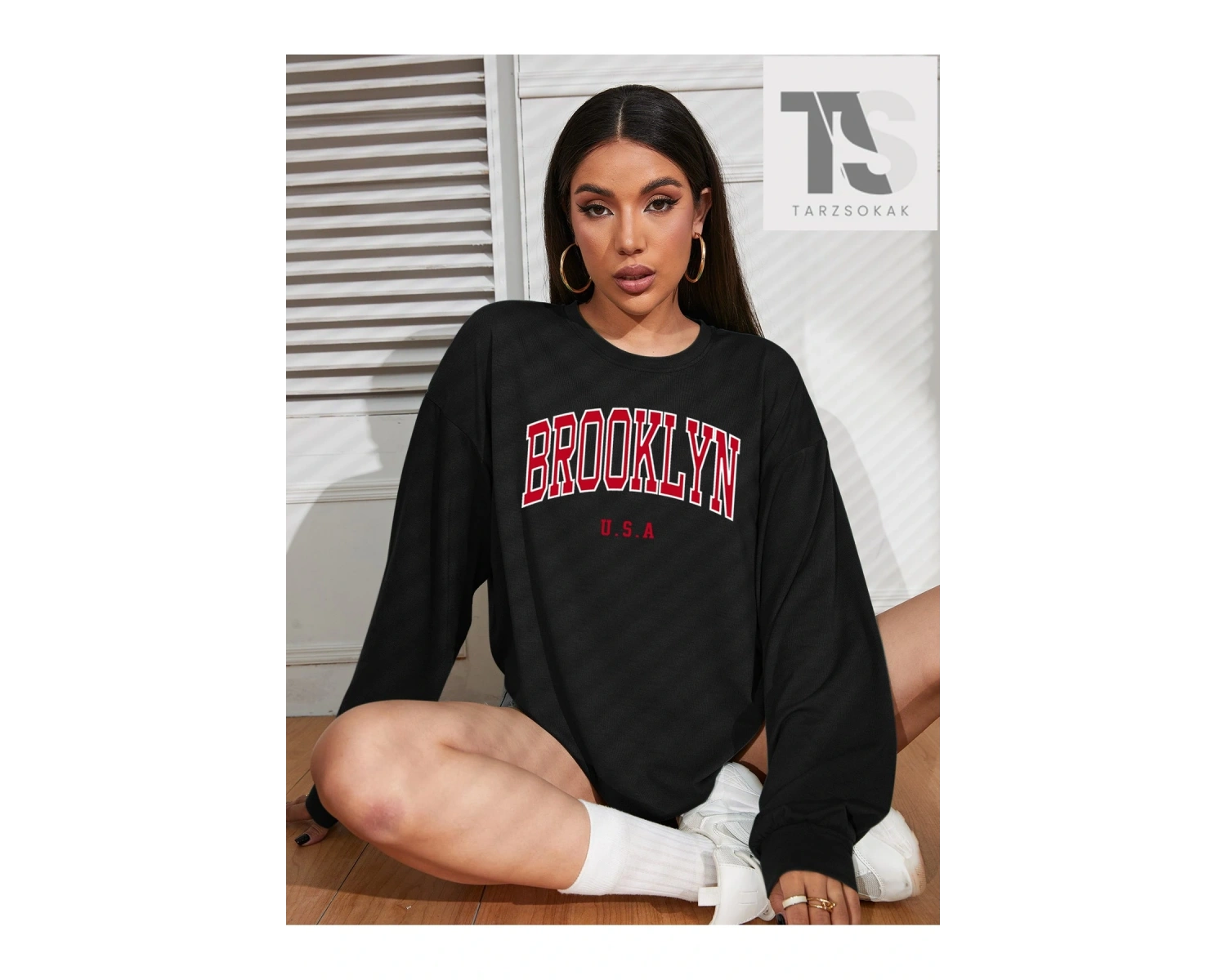 Harf Grafikli Düşük Omuzlu Tişört