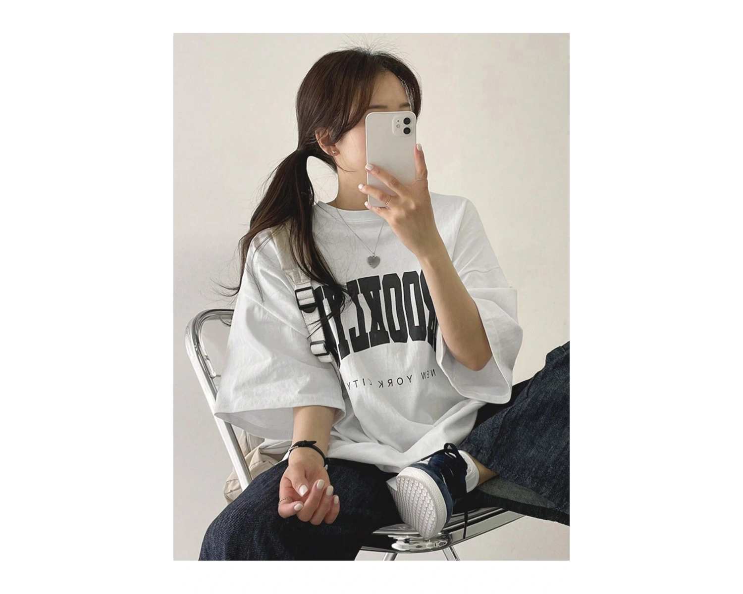 Harfli Grafik Düşük Omuzlu Tişört