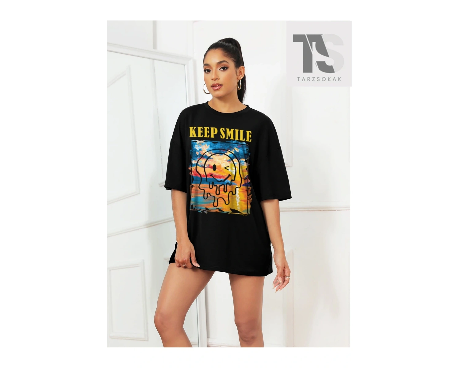 Harfli ve Grafikli Düşük Omuzlu Oversize Tişört