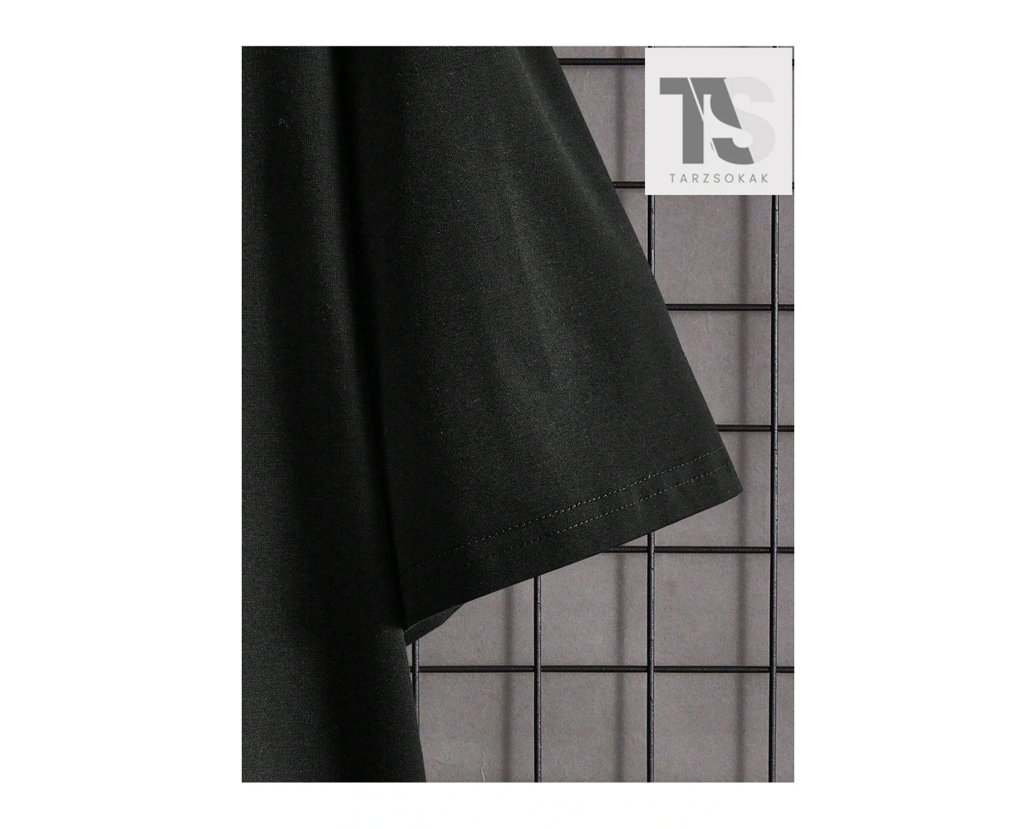 Hypemode Erkek Karikatür Yüz Yuvarlak Yaka Damla Omuz Kol Tişört