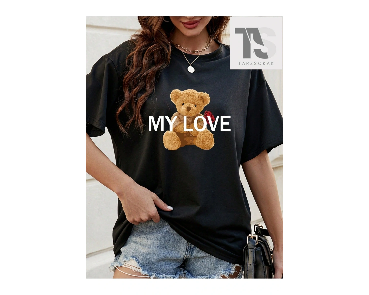 Isabela Escobar Mektup Şekilli Grafik Düşük Omuzlu Tişört