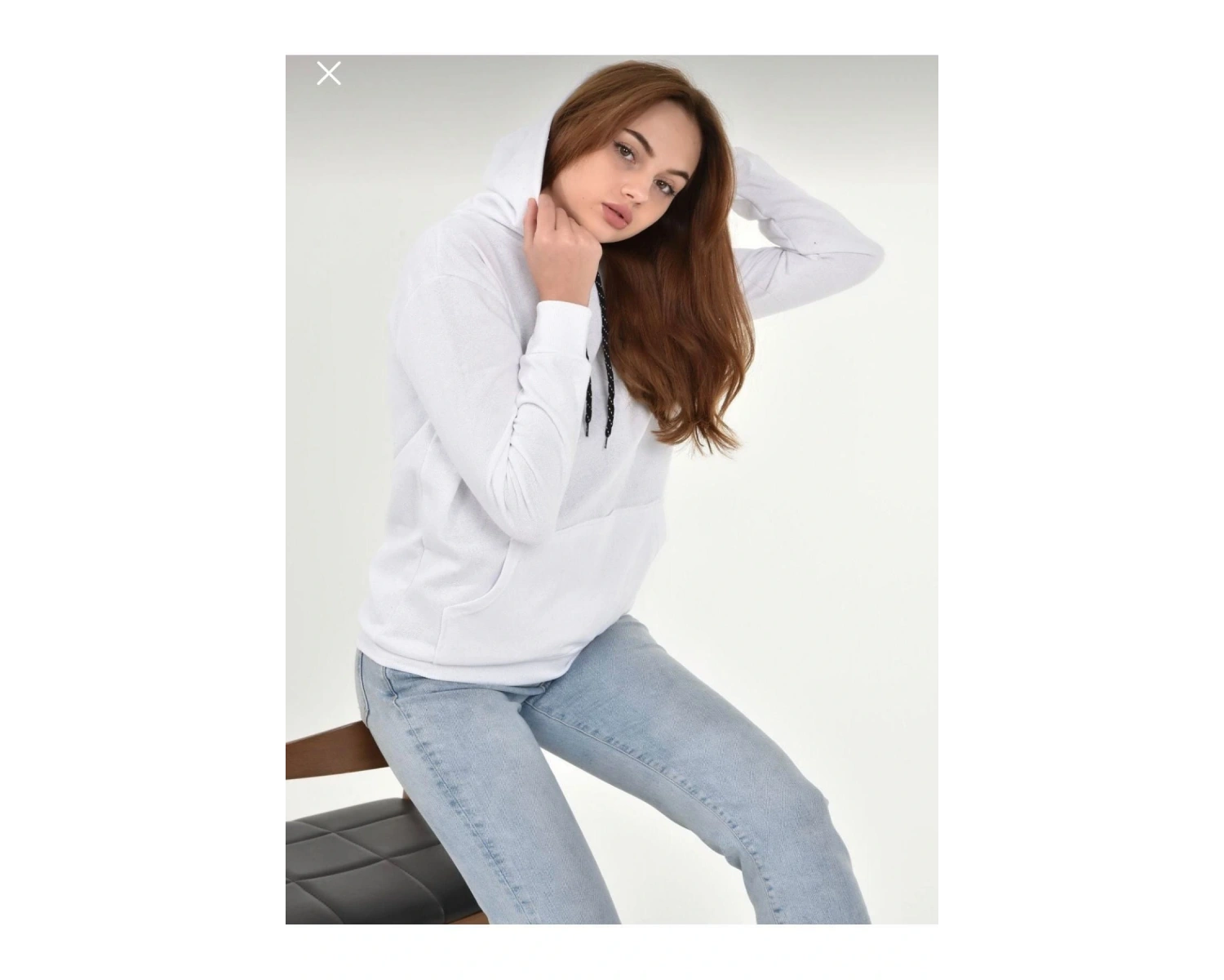 Kadın Beyaz Kapüşonlu Sweatshirt