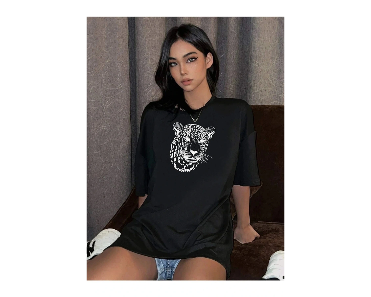 Kadın Beyaz Leopar Figür Baskılı Oversize T-shirt