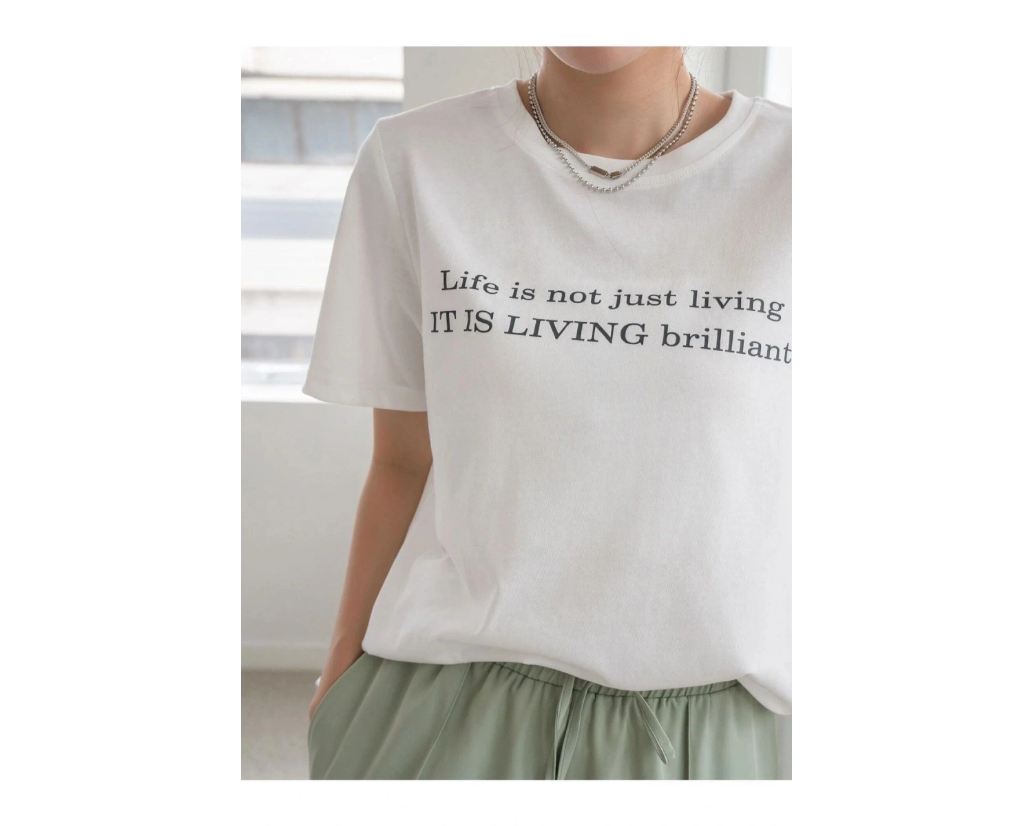 Kadın Beyaz Lıvıng Baskılı Oversize Bisiklet Yaka Tshirt