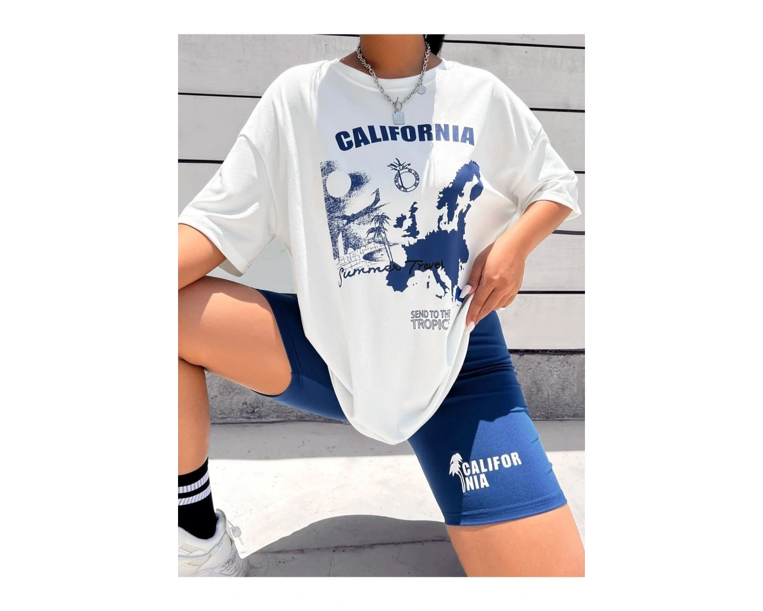 Kadın Beyaz Mavi Calıfornıa Baskılı Bisiklet Yaka Tshirt