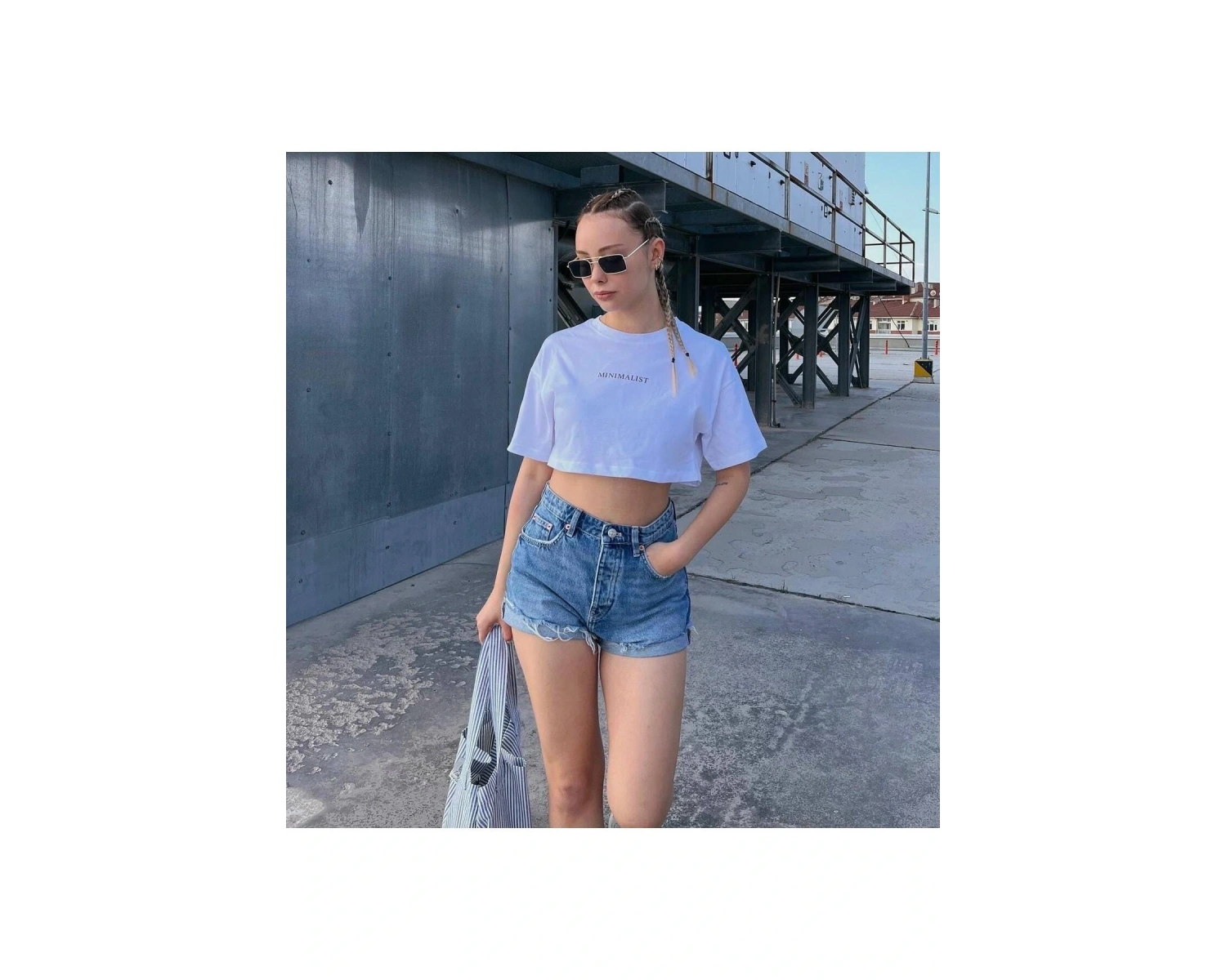 Kadın Beyaz Minimalist Baskılı Oversize Crop