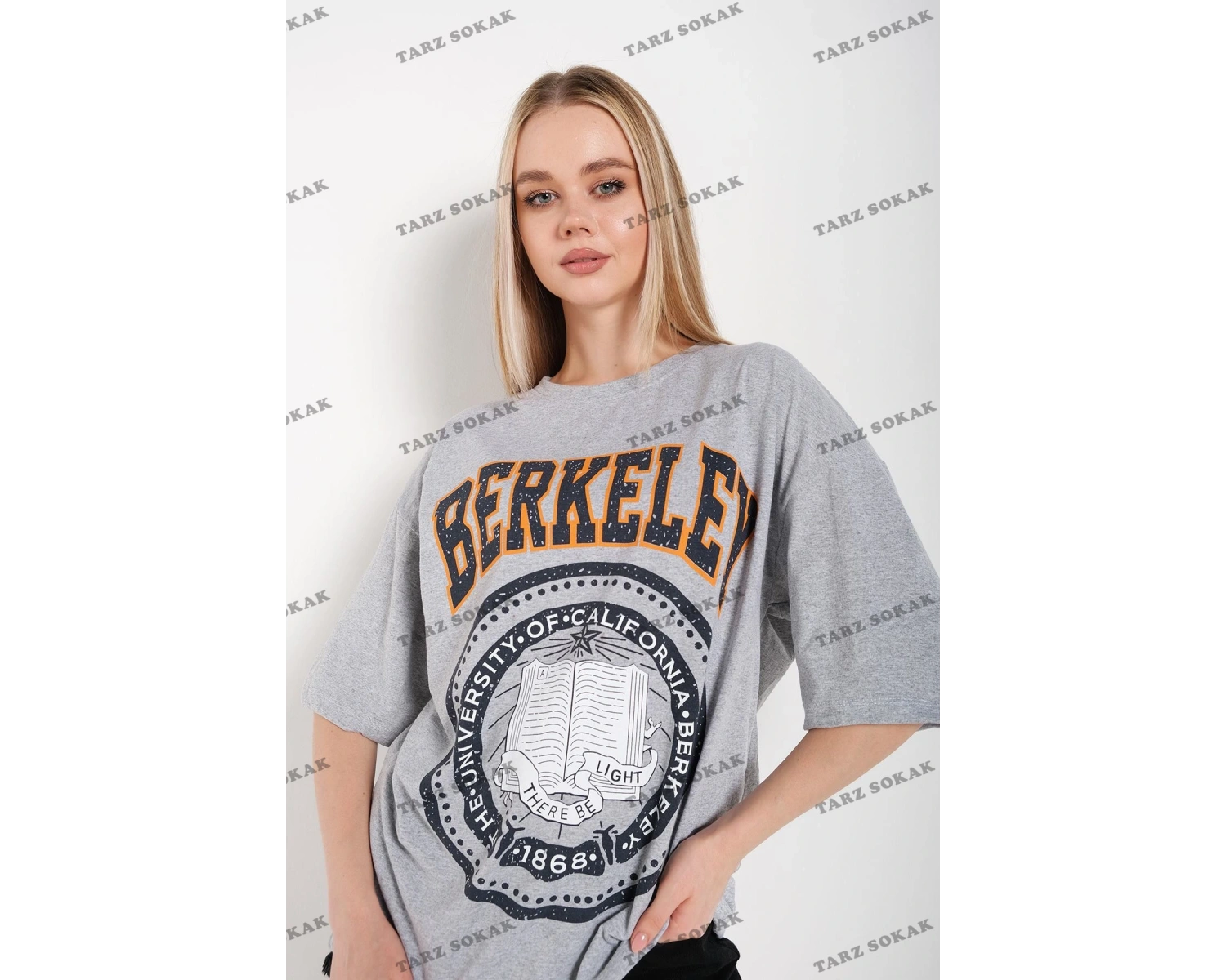 Kadın Beyaz Oversize Berkeley Baskılı