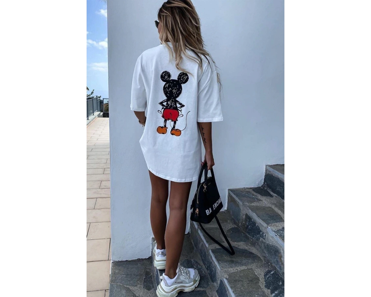 Kadın Beyaz Sırt Baskılı Mickey Mouse T-shirt