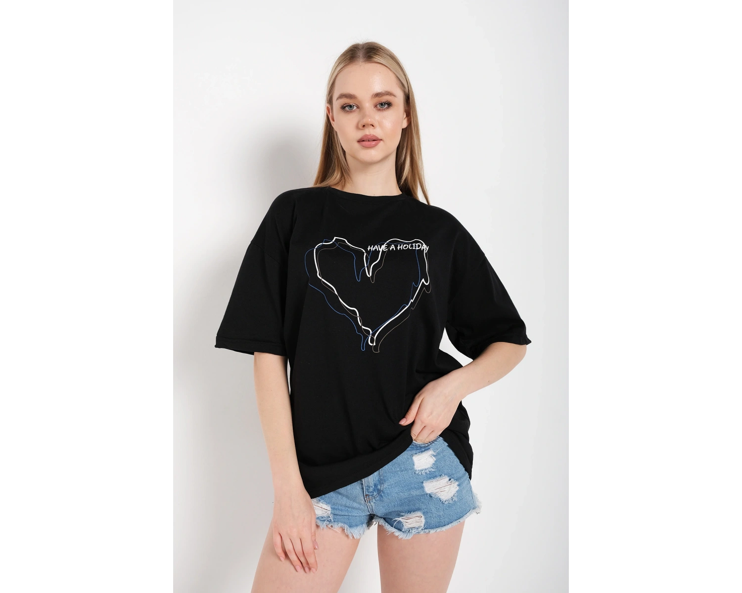 Kadın Çizgili Figür Kalp Siyah T-shirt Have A Holiday Baskılı