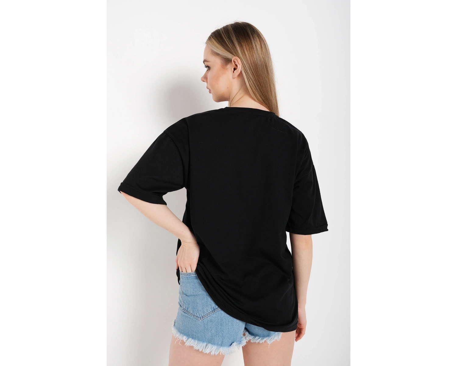 Kadın Çizgili Figür Kalp Siyah T-shirt Have A Holiday Baskılı