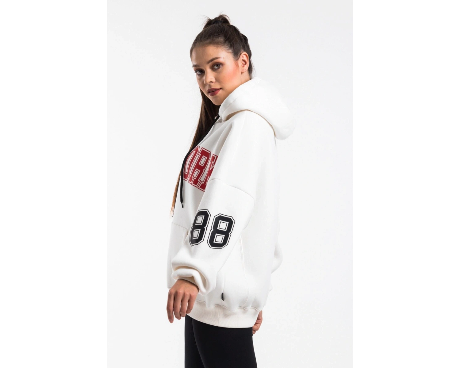 Kadın Ekru Renk Baskı Detaylı Oversize Sweatshirt Cy84191 Beyaz